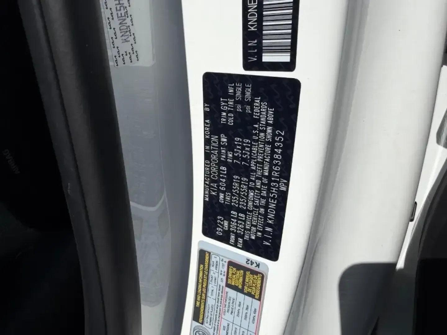 2024 /Gray Leather Kia Carnival SX Prestige (KNDNE5H31R6) with an 3.5L GDI + MPI V6 24V DOHC engine, Automatic transmission, located at 970 Woodlawn Dr., Farmington, MO, 63640, (573) 431-7800, 37.825642, -90.468674 - Load up the crew, cue the playlist, and make every errand feel like a mini road trip-this **2024 Kia Carnival SX Prestige** is built for families, busy professionals, and anyone who wants SUV-style presence with minivan practicality. Whether you're shuttling kids to practice, commuting from Farmingt - Photo#26