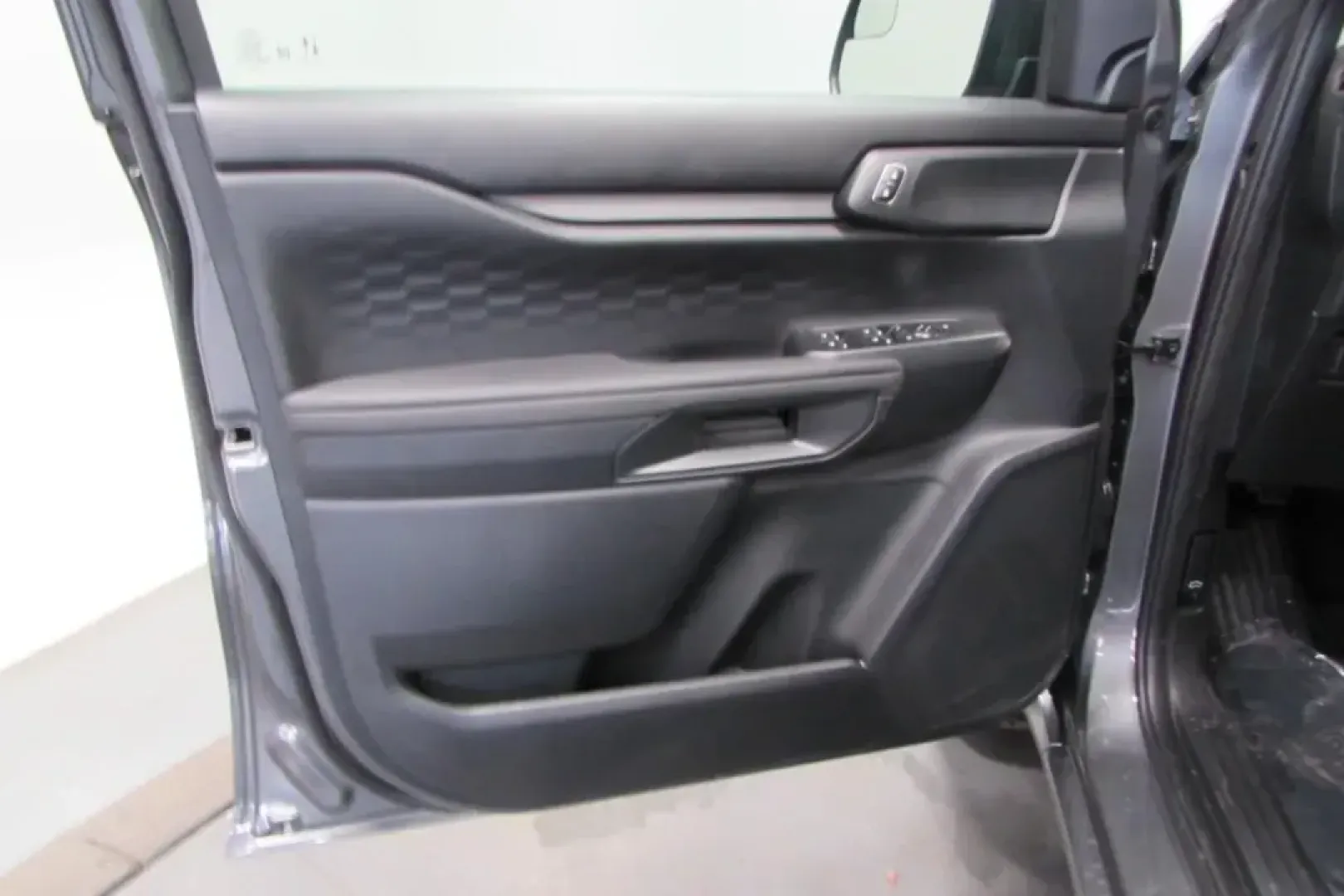 2025 /Ebony Cloth Ford Ranger XL (1FTER4PH5SL) with an 2.3L EcoBoost engine, Automatic transmission, located at 12836 Highway 21, De Soto, MO, 63020, (636) 337-7777, 38.151867, -90.575615 - **Unleash Your Adventurous Spirit with the 2025 Ford Ranger XL: The Perfect Truck for Every Journey!**<br /> <br /> Are you ready to elevate your outdoor escapades or tackle daily commutes like never before? The 2025 Ford Ranger XL is here to redefine your driving experience! With a rugged design, v - Photo#13