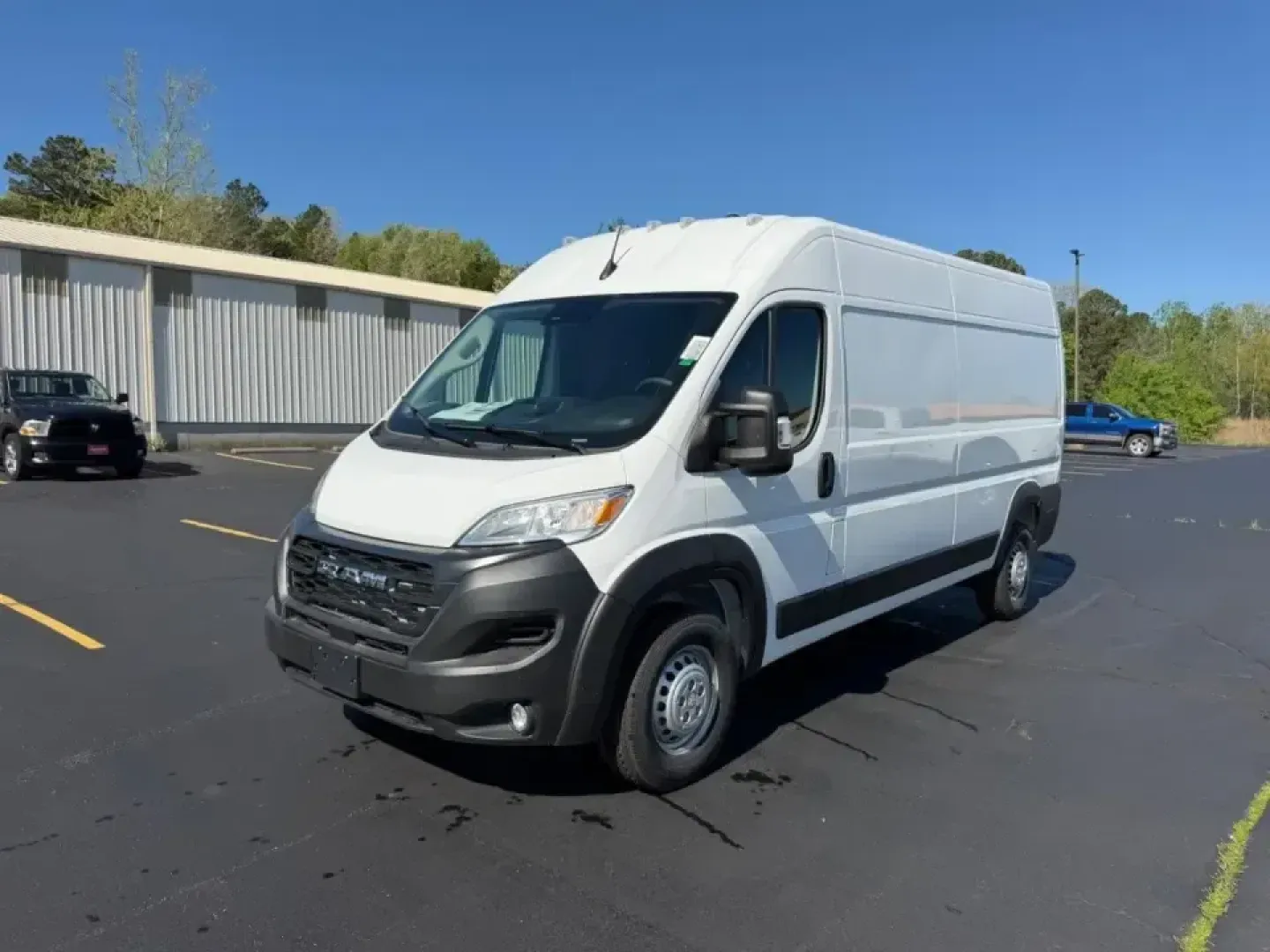 2026 /Black Cloth Ram ProMaster 2500 High Roof (3C6LRVDG6TE) with an 3.6L V6 24V VVT engine, 6A transmission, located at 970 Woodlawn Dr., Farmington, MO, 63640, (573) 431-7800, 37.825642, -90.468674 - Built for business owners, road-warrior contractors, and delivery routes that can't afford downtime, this 2026 Ram ProMaster 2500 High Roof is the kind of van that turns busy days into smooth, efficient wins. Whether you're stocking tools for job sites, running a mobile service business, or planning - Photo#6