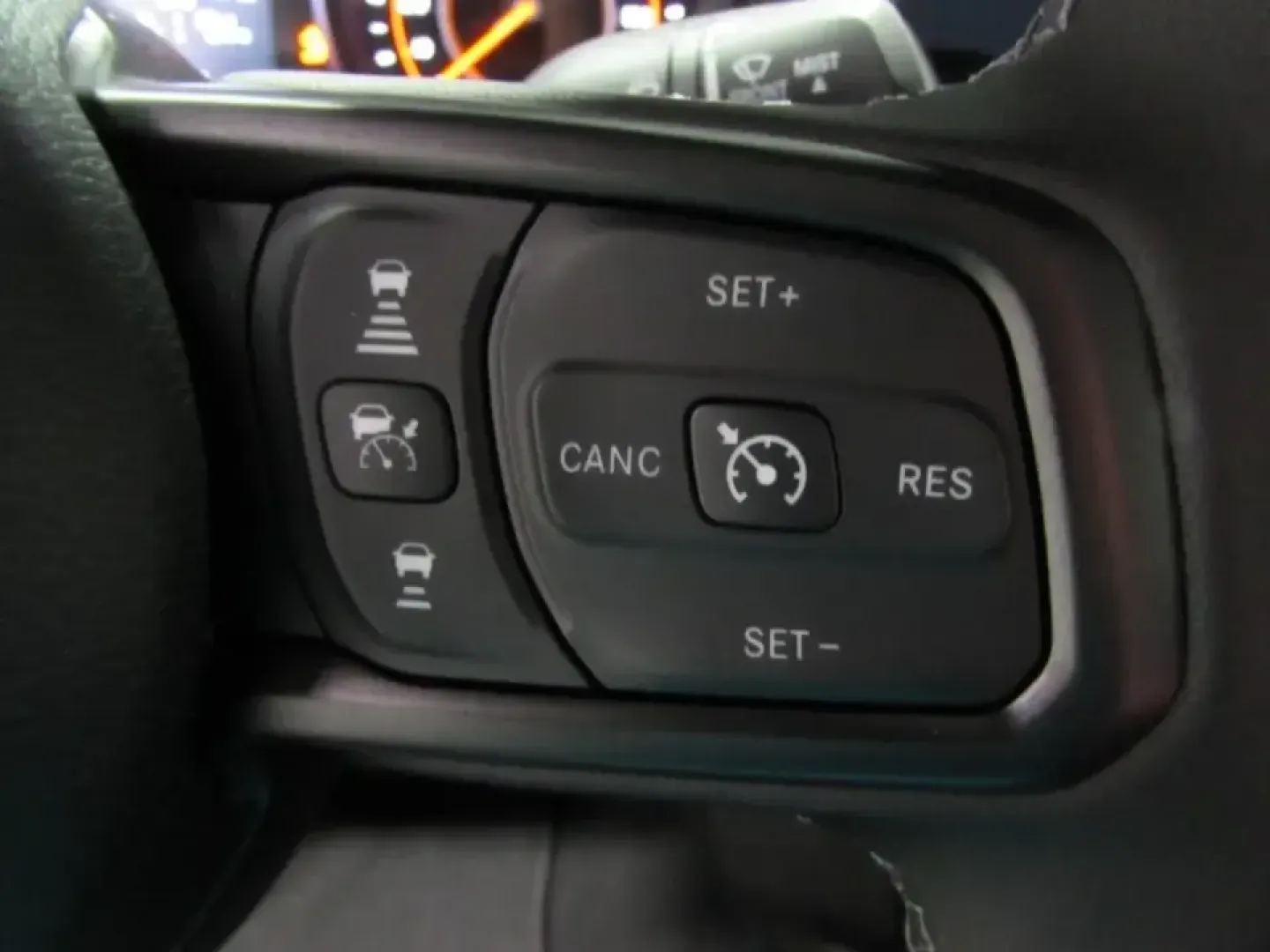 2026 /Black Jeep Gladiator Sport S (1C6PJTAG9TL) with an 3.6L V6 DOHC 24V engine, 6M transmission, located at 12830 Highway 21, De Soto, MO, 63020, (636) 337-7777, 38.153099, -90.573624 - If your ideal weekend includes tossing bikes, camping gear, or a kayak in the bed and heading out past the pavement, this 2026 Jeep Gladiator Sport is built for that lifestyle-then ready to cruise back into town Monday like a comfortable daily driver. With just 5 miles, it delivers that new-truck fe - Photo#21