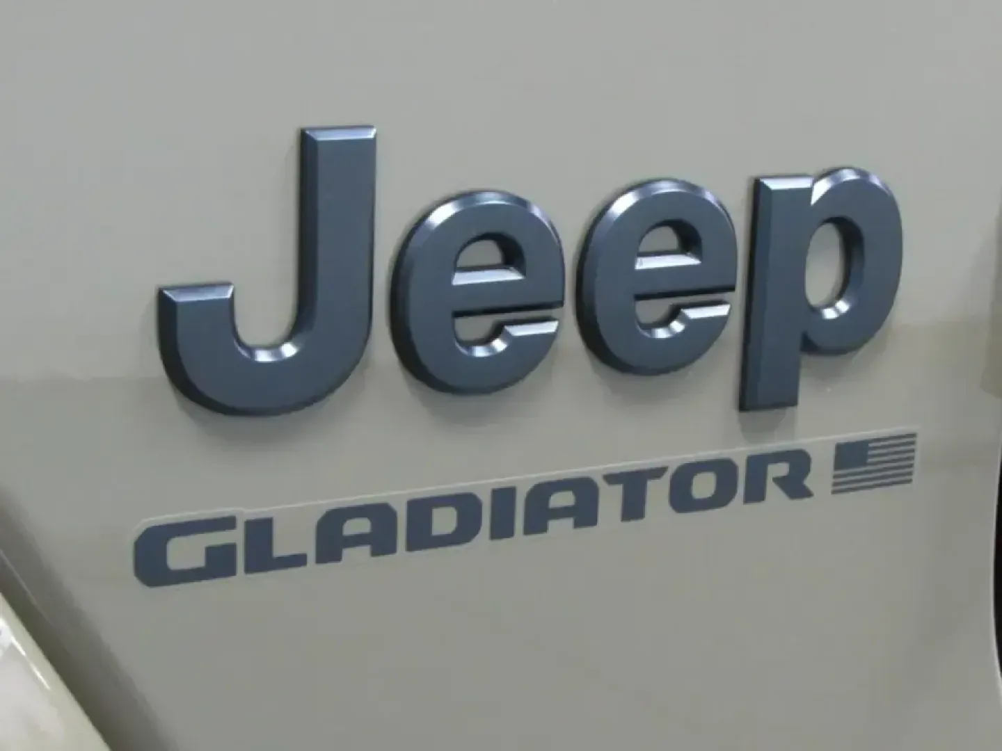 2026 /Black Jeep Gladiator Sport S (1C6PJTAG9TL) with an 3.6L V6 DOHC 24V engine, 6M transmission, located at 12830 Highway 21, De Soto, MO, 63020, (636) 337-7777, 38.153099, -90.573624 - If your ideal weekend includes tossing bikes, camping gear, or a kayak in the bed and heading out past the pavement, this 2026 Jeep Gladiator Sport is built for that lifestyle-then ready to cruise back into town Monday like a comfortable daily driver. With just 5 miles, it delivers that new-truck fe - Photo#28