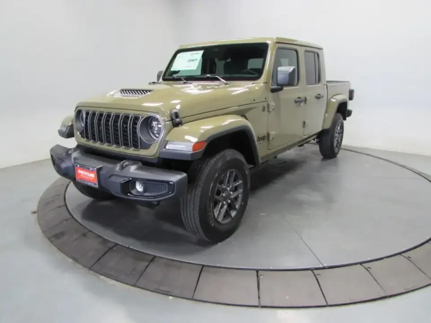 2026 /Black Jeep Gladiator Sport S (1C6PJTAG9TL) with an 3.6L V6 DOHC 24V engine, 6M transmission, located at 12830 Highway 21, De Soto, MO, 63020, (636) 337-7777, 38.153099, -90.573624 - If your ideal weekend includes tossing bikes, camping gear, or a kayak in the bed and heading out past the pavement, this 2026 Jeep Gladiator Sport is built for that lifestyle-then ready to cruise back into town Monday like a comfortable daily driver. With just 5 miles, it delivers that new-truck fe - Photo#2