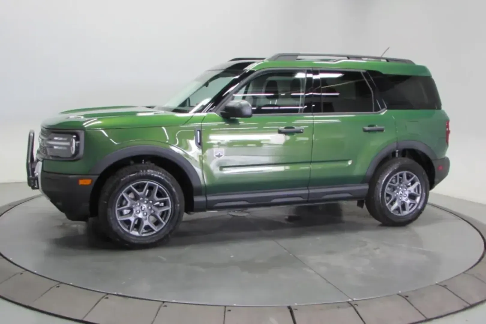 2025 /Medium Lt Smoked Truffle Cloth Ford Bronco Sport Big Bend (3FMCR9BN3SR) with an 1.5L EcoBoost engine, Automatic transmission, located at 12836 Highway 21, De Soto, MO, 63020, (636) 337-7777, 38.151867, -90.575615 - **Explore the Great Outdoors with the 2025 Ford Bronco Sport Big Bend!** <br /> <br /> Are you ready to elevate your adventures? Perfect for weekend getaways and daily commutes alike, the 2025 Ford Bronco Sport Big Bend is designed for those who crave versatility without sacrificing comfort or style - Photo#4