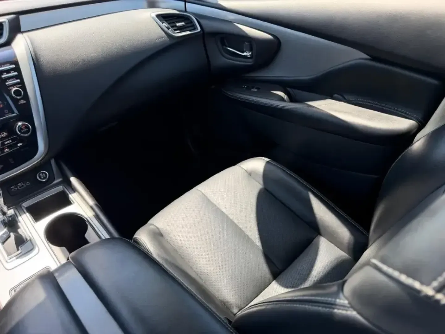 2023 /Graphite Leather Nissan Murano SL (5N1AZ2CSXPC) with an 3.5L DOHC 24-Valve V6 engine, Automatic transmission, located at 970 Woodlawn Dr., Farmington, MO, 63640, (573) 431-7800, 37.825642, -90.468674 - Whether your weekends mean a family getaway to the St. Francois State Park area, a date-night drive through downtown Farmington, or a comfortable daily commute along US67, this 2023 Nissan Murano SL AWD is the kind of SUV that fits real life-quiet, confident, and ready for four-season Missouri roads - Photo#19