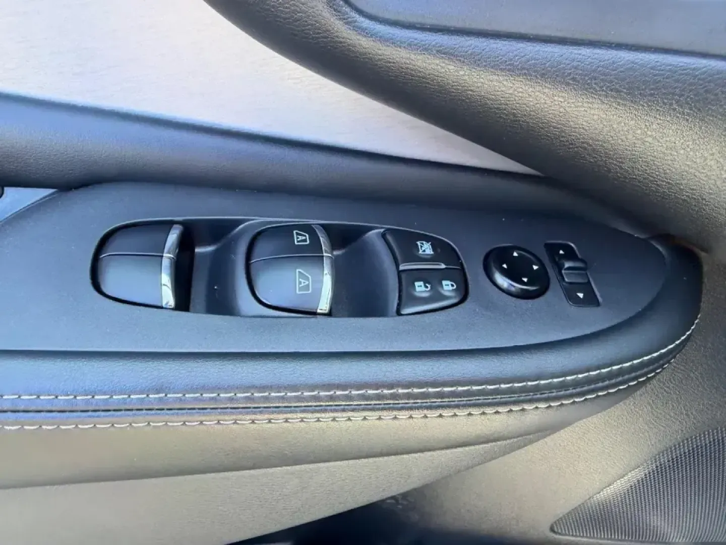 2023 /Graphite Leather Nissan Murano SL (5N1AZ2CSXPC) with an 3.5L DOHC 24-Valve V6 engine, Automatic transmission, located at 970 Woodlawn Dr., Farmington, MO, 63640, (573) 431-7800, 37.825642, -90.468674 - Whether your weekends mean a family getaway to the St. Francois State Park area, a date-night drive through downtown Farmington, or a comfortable daily commute along US67, this 2023 Nissan Murano SL AWD is the kind of SUV that fits real life-quiet, confident, and ready for four-season Missouri roads - Photo#20