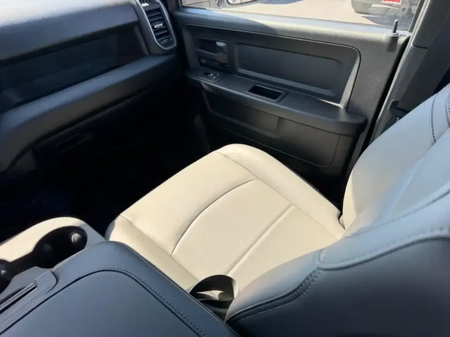 2026 /Diesel Gray/Black Vinyl Ram 4500HD Tradesman (3C7WRLEL6TG) with an Straight 6 Turbocharged Diesel engine, located at 970 Woodlawn Dr., Farmington, MO, 63640, (573) 431-7800, 37.825642, -90.468674 - Built for the kind of workday that starts before sunrise and ends after the last load is secured, this 2026 Ram 4500 Chassis Cab Tradesman is the right fit for contractors, farmers, fleets, and anyone who needs serious capability without the drama. Whether you're hauling equipment to a jobsite off H - Photo#14