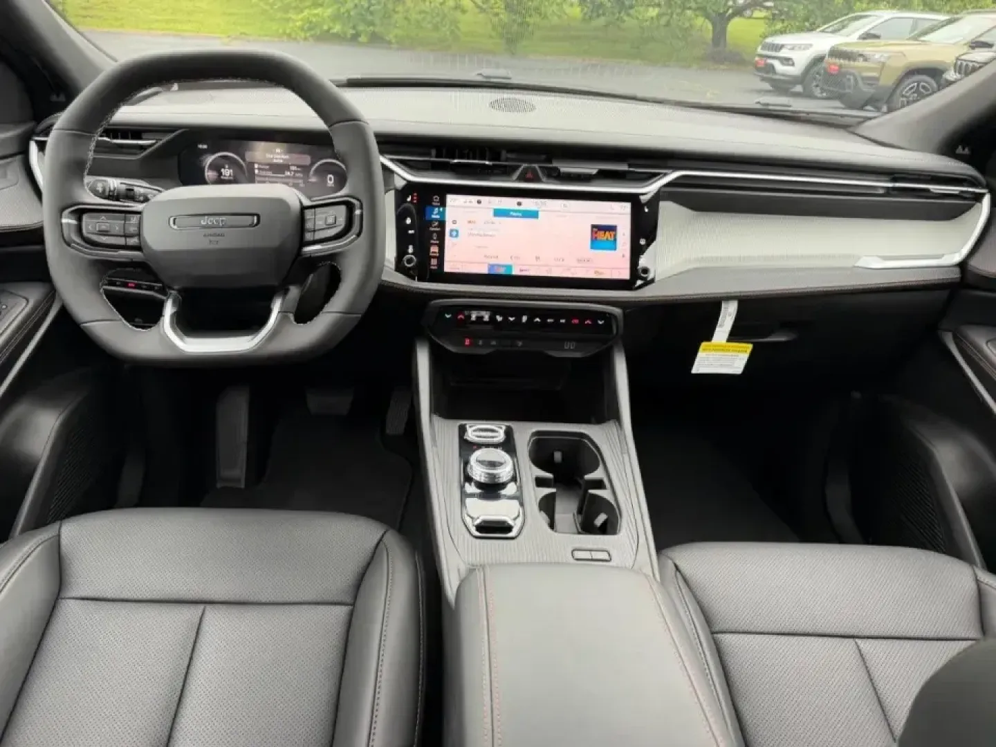 2026 /Global Black Leather Jeep Cherokee Limited (3C4PJMB22TT) with an 1.6L engine, located at 970 Woodlawn Dr., Farmington, MO, 63640, (573) 431-7800, 37.825642, -90.468674 - Whether you're planning family weekends at St. Joe State Park, commuting daily on US-67, or loading up for a road trip through the Ozarks, this 2026 Jeep Cherokee Limited Hybrid is built for the way Farmington, Missouri drivers actually live. With just 215 miles, it delivers that nearly-new feel wit - Photo#10