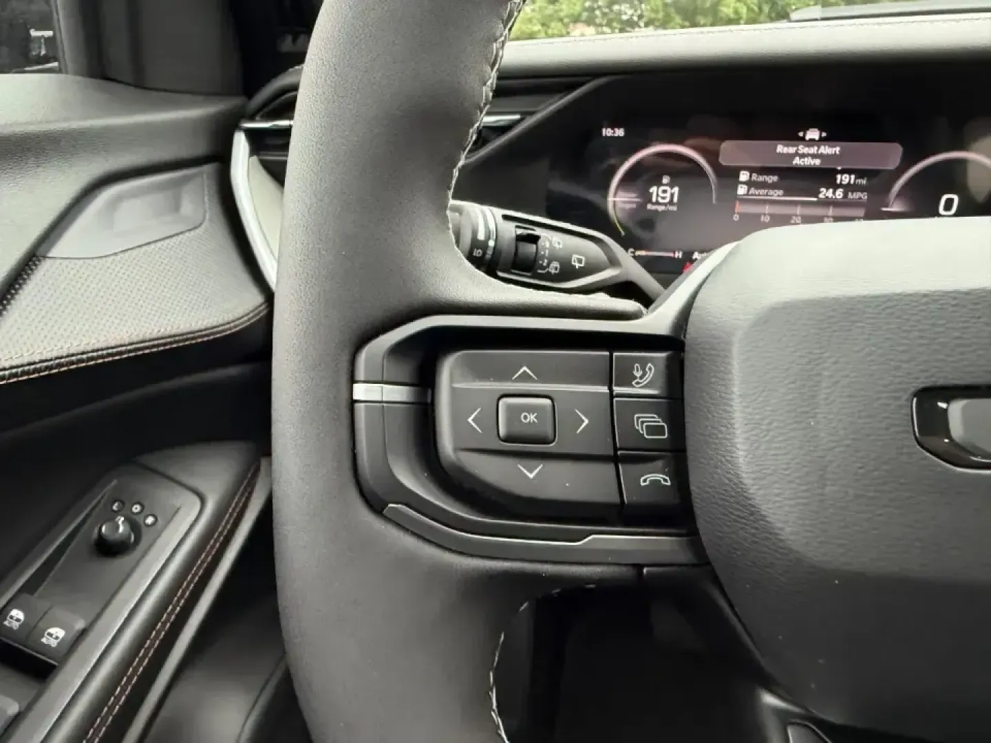 2026 /Global Black Leather Jeep Cherokee Limited (3C4PJMB22TT) with an 1.6L engine, located at 970 Woodlawn Dr., Farmington, MO, 63640, (573) 431-7800, 37.825642, -90.468674 - Whether you're planning family weekends at St. Joe State Park, commuting daily on US-67, or loading up for a road trip through the Ozarks, this 2026 Jeep Cherokee Limited Hybrid is built for the way Farmington, Missouri drivers actually live. With just 215 miles, it delivers that nearly-new feel wit - Photo#12