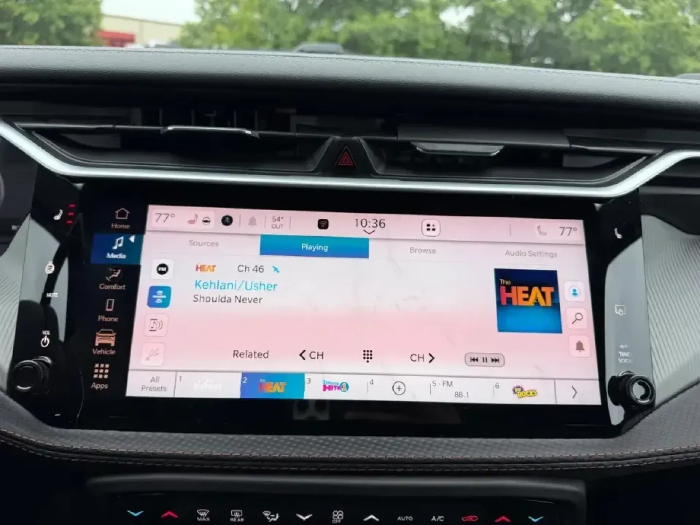 2026 /Global Black Leather Jeep Cherokee Limited (3C4PJMB22TT) with an 1.6L engine, located at 970 Woodlawn Dr., Farmington, MO, 63640, (573) 431-7800, 37.825642, -90.468674 - Whether you're planning family weekends at St. Joe State Park, commuting daily on US-67, or loading up for a road trip through the Ozarks, this 2026 Jeep Cherokee Limited Hybrid is built for the way Farmington, Missouri drivers actually live. With just 215 miles, it delivers that nearly-new feel wit - Photo#14