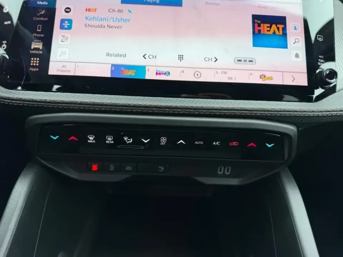 2026 /Global Black Leather Jeep Cherokee Limited (3C4PJMB22TT) with an 1.6L engine, located at 970 Woodlawn Dr., Farmington, MO, 63640, (573) 431-7800, 37.825642, -90.468674 - Whether you're planning family weekends at St. Joe State Park, commuting daily on US-67, or loading up for a road trip through the Ozarks, this 2026 Jeep Cherokee Limited Hybrid is built for the way Farmington, Missouri drivers actually live. With just 215 miles, it delivers that nearly-new feel wit - Photo#15