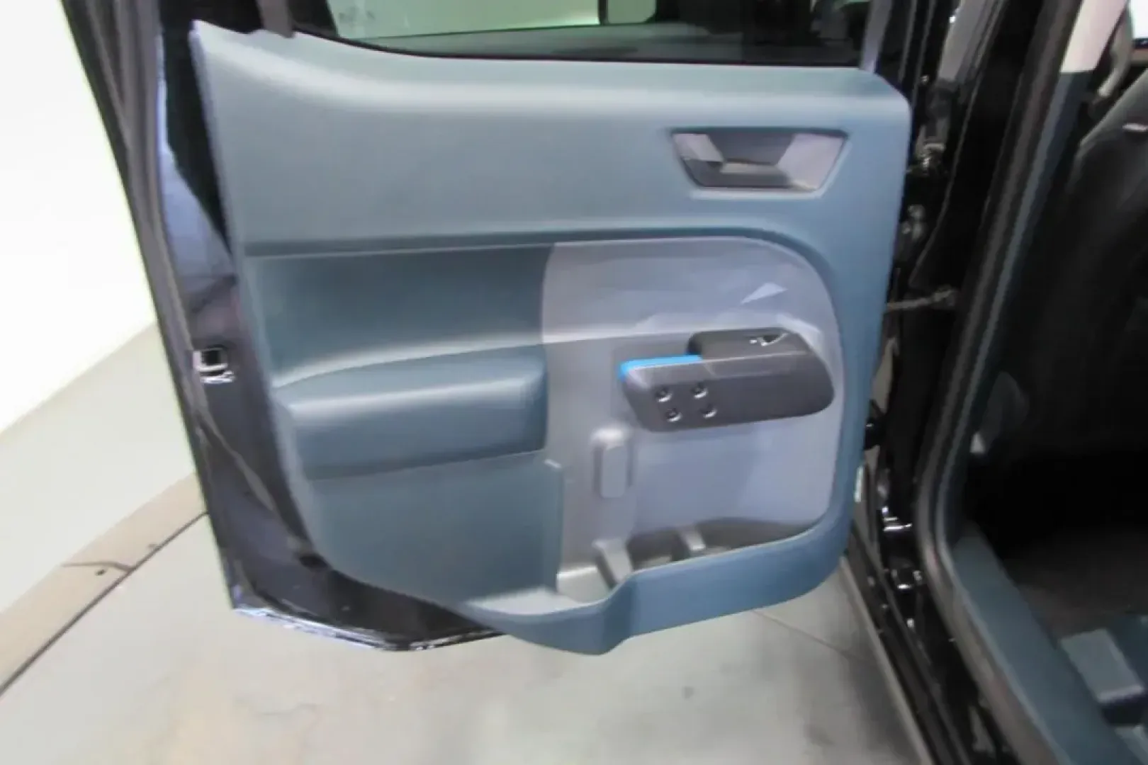 2025 /Vinyl Ford Maverick (3FTCW8PA0SR) with an 2.0L EcoBoost engine, Automatic transmission, located at 12836 Highway 21, De Soto, MO, 63020, (636) 337-7777, 38.151867, -90.575615 - Embark on your next adventure with the stunning 2025 Ford Maverick, now available at Pettus Ford De Soto! This versatile truck is not just a vehicle; it's your reliable companion for weekend getaways, daily commutes, and everything in between. With its impressive blend of efficiency, comfort, and ru - Photo#24