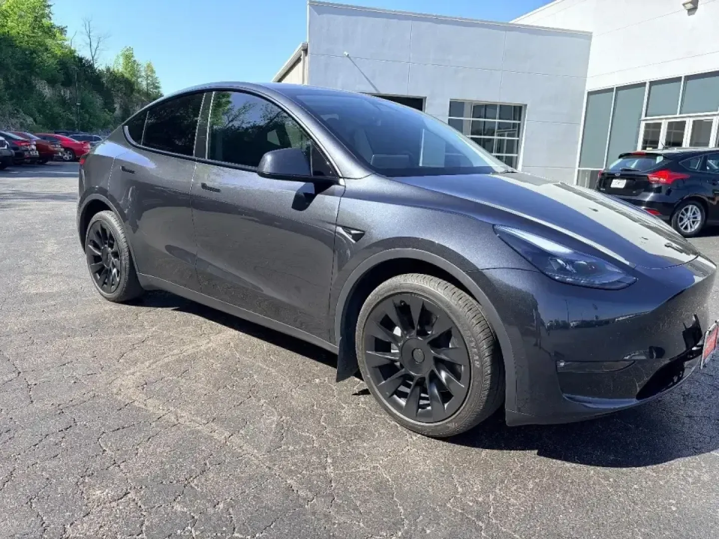 2024 Tesla Model Y Long Range (7SAYGDEE3RF) with an ELECTRIC engine, Automatic transmission, located at 12830 Highway 21, De Soto, MO, 63020, (636) 337-7777, 38.153099, -90.573624 - Road-trip weekends to Elephant Rocks, smooth weekday commutes up Highway 21 toward St. Louis, and stress-free school runs around De Soto all get easier when your SUV is quiet, quick, and packed with modern driver-assist tech. This **2024 Tesla Model Y Long Range** is the kind of **pre-owned** EV tha - Photo#0