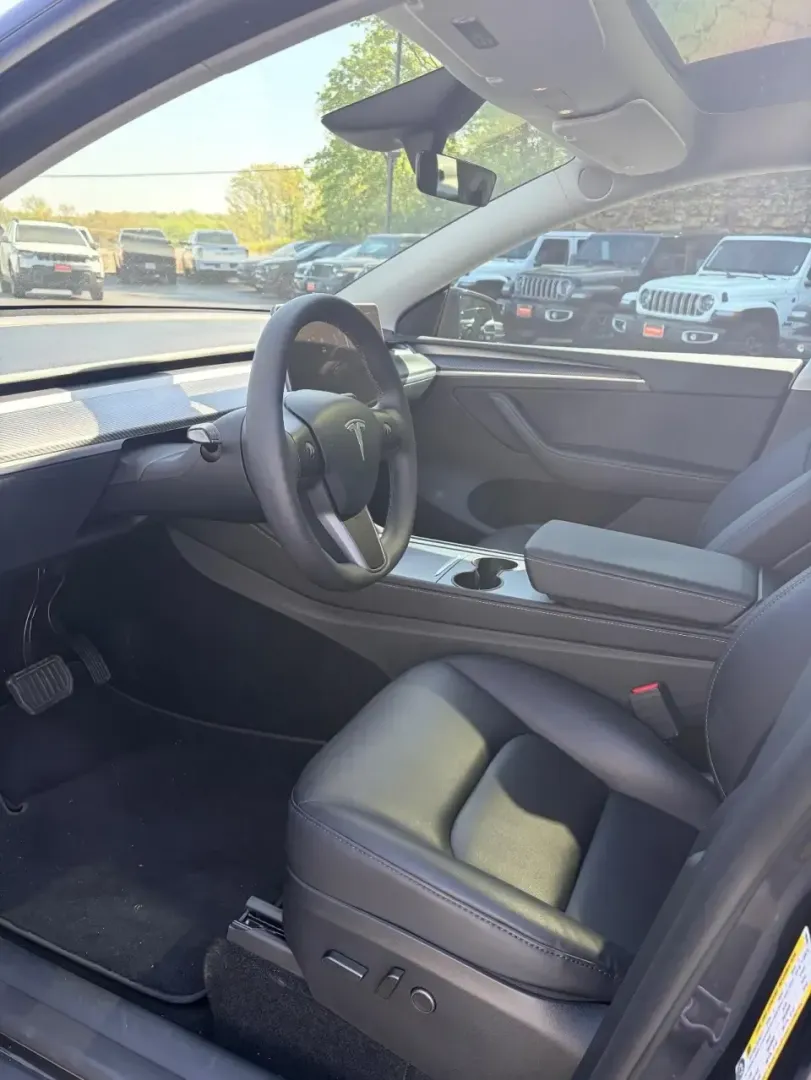 2024 Tesla Model Y Long Range (7SAYGDEE3RF) with an ELECTRIC engine, Automatic transmission, located at 12830 Highway 21, De Soto, MO, 63020, (636) 337-7777, 38.153099, -90.573624 - Road-trip weekends to Elephant Rocks, smooth weekday commutes up Highway 21 toward St. Louis, and stress-free school runs around De Soto all get easier when your SUV is quiet, quick, and packed with modern driver-assist tech. This **2024 Tesla Model Y Long Range** is the kind of **pre-owned** EV tha - Photo#10