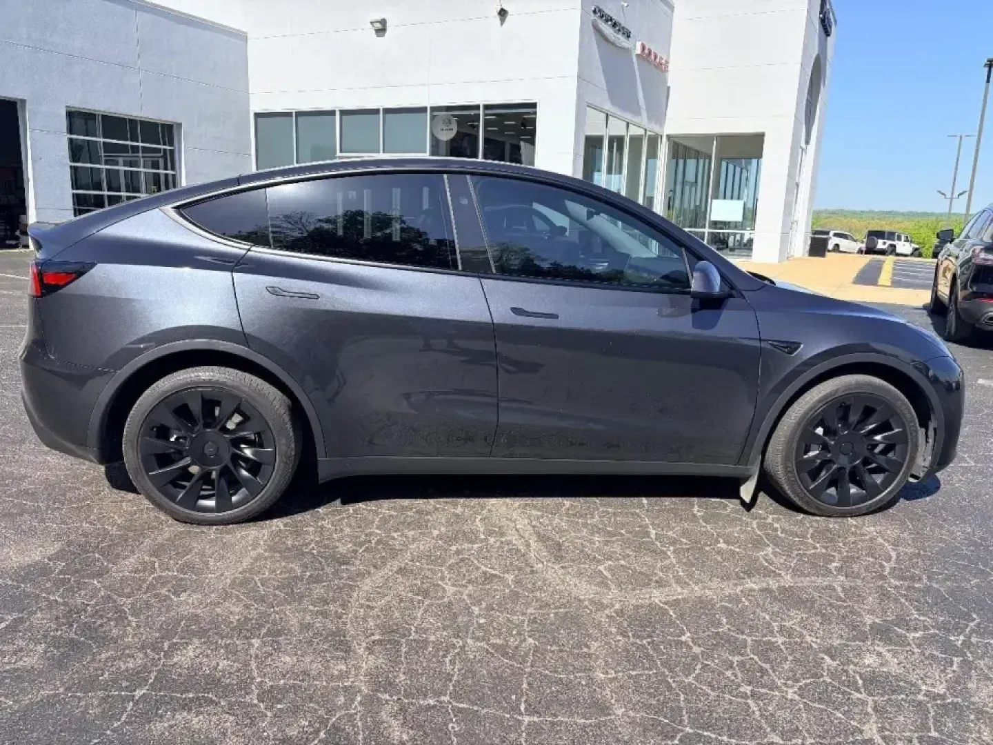 2024 Tesla Model Y Long Range (7SAYGDEE3RF) with an ELECTRIC engine, Automatic transmission, located at 12830 Highway 21, De Soto, MO, 63020, (636) 337-7777, 38.153099, -90.573624 - Road-trip weekends to Elephant Rocks, smooth weekday commutes up Highway 21 toward St. Louis, and stress-free school runs around De Soto all get easier when your SUV is quiet, quick, and packed with modern driver-assist tech. This **2024 Tesla Model Y Long Range** is the kind of **pre-owned** EV tha - Photo#2