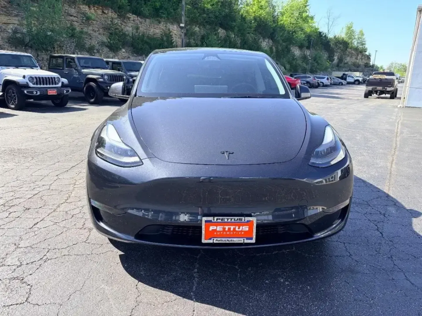 2024 Tesla Model Y Long Range (7SAYGDEE3RF) with an ELECTRIC engine, Automatic transmission, located at 12830 Highway 21, De Soto, MO, 63020, (636) 337-7777, 38.153099, -90.573624 - Road-trip weekends to Elephant Rocks, smooth weekday commutes up Highway 21 toward St. Louis, and stress-free school runs around De Soto all get easier when your SUV is quiet, quick, and packed with modern driver-assist tech. This **2024 Tesla Model Y Long Range** is the kind of **pre-owned** EV tha - Photo#3