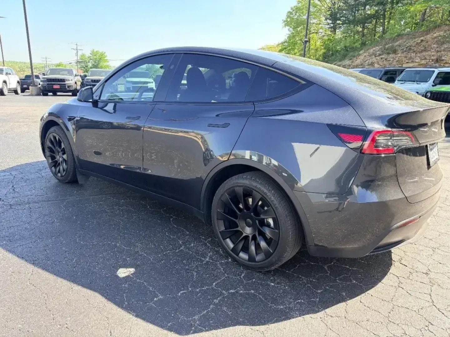 2024 Tesla Model Y Long Range (7SAYGDEE3RF) with an ELECTRIC engine, Automatic transmission, located at 12830 Highway 21, De Soto, MO, 63020, (636) 337-7777, 38.153099, -90.573624 - Road-trip weekends to Elephant Rocks, smooth weekday commutes up Highway 21 toward St. Louis, and stress-free school runs around De Soto all get easier when your SUV is quiet, quick, and packed with modern driver-assist tech. This **2024 Tesla Model Y Long Range** is the kind of **pre-owned** EV tha - Photo#6