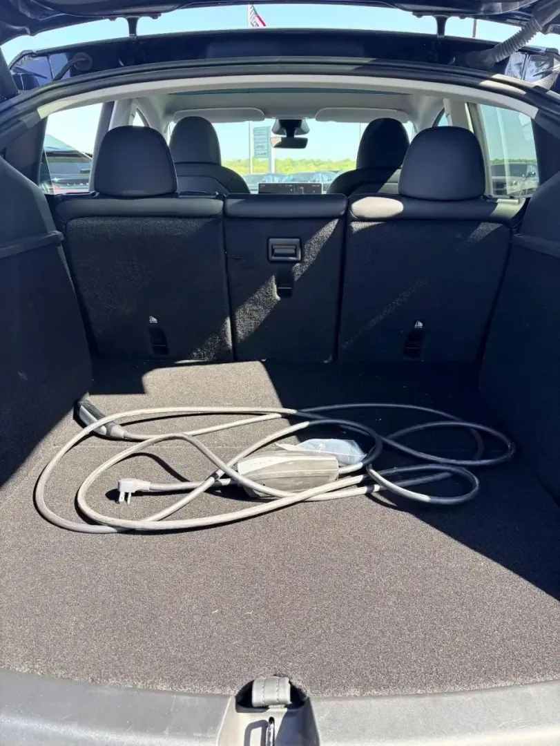 2024 Tesla Model Y Long Range (7SAYGDEE3RF) with an ELECTRIC engine, Automatic transmission, located at 12830 Highway 21, De Soto, MO, 63020, (636) 337-7777, 38.153099, -90.573624 - Road-trip weekends to Elephant Rocks, smooth weekday commutes up Highway 21 toward St. Louis, and stress-free school runs around De Soto all get easier when your SUV is quiet, quick, and packed with modern driver-assist tech. This **2024 Tesla Model Y Long Range** is the kind of **pre-owned** EV tha - Photo#7