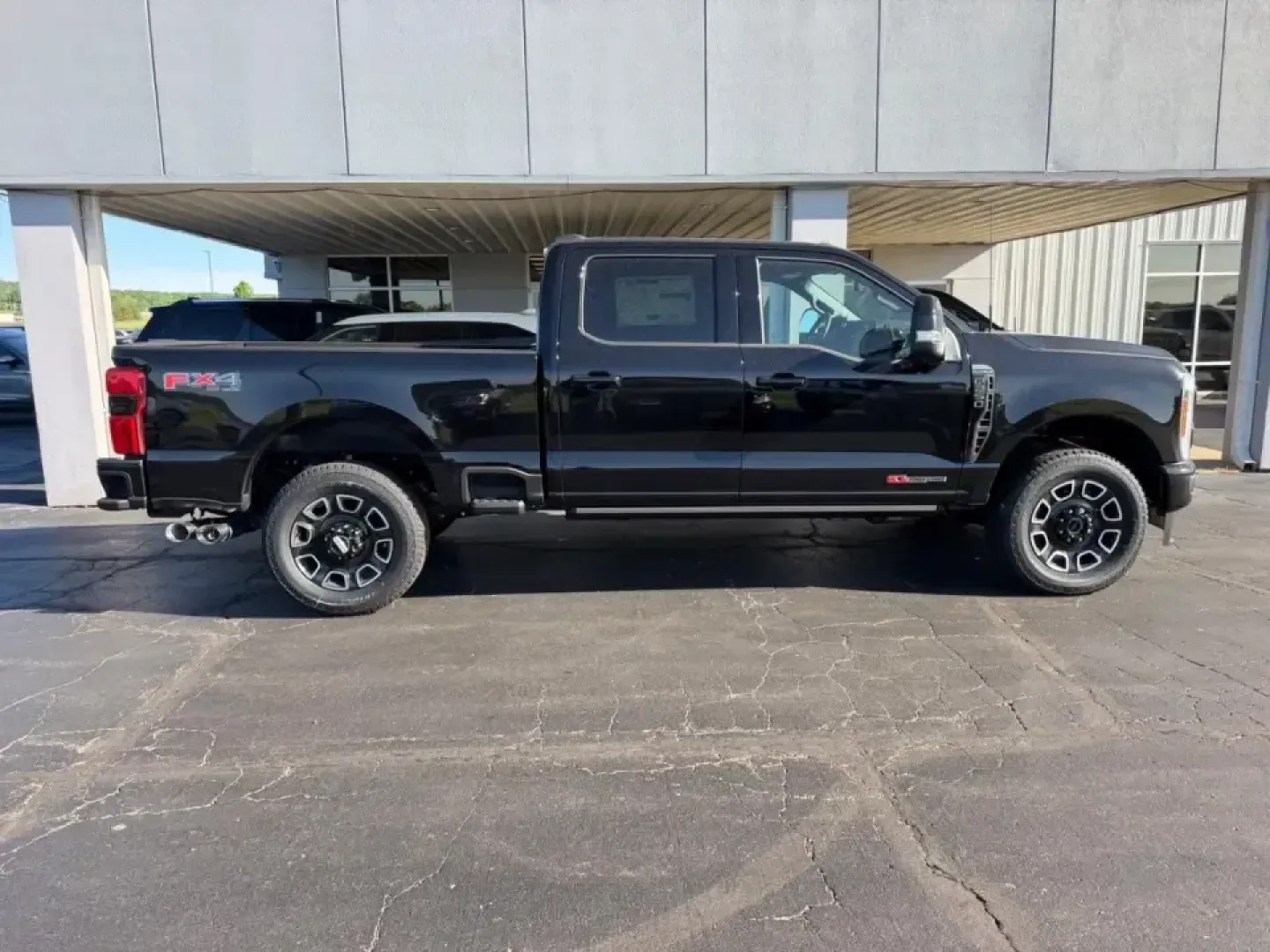 2026 /Black Onyx Leather Ford F-250SD King Ranch Crew Cab 4WD (1FT8W2BM4TE) with an 6.7L engine, 6A transmission, located at 141 Commercial Dr, Fredericktown, MO, 63645, (573) 783-6432, 37.570087, -90.320648 - Whether you're hauling a camper to Sam A. Baker State Park, towing a work trailer down US-67, or simply wanting a premium truck that makes long drives feel effortless, this 2026 Ford Super Duty F-250 SRW King Ranch Crew Cab 4WD is built for the Fredericktown lifestyle. With only 5 miles on the odome - Photo#1