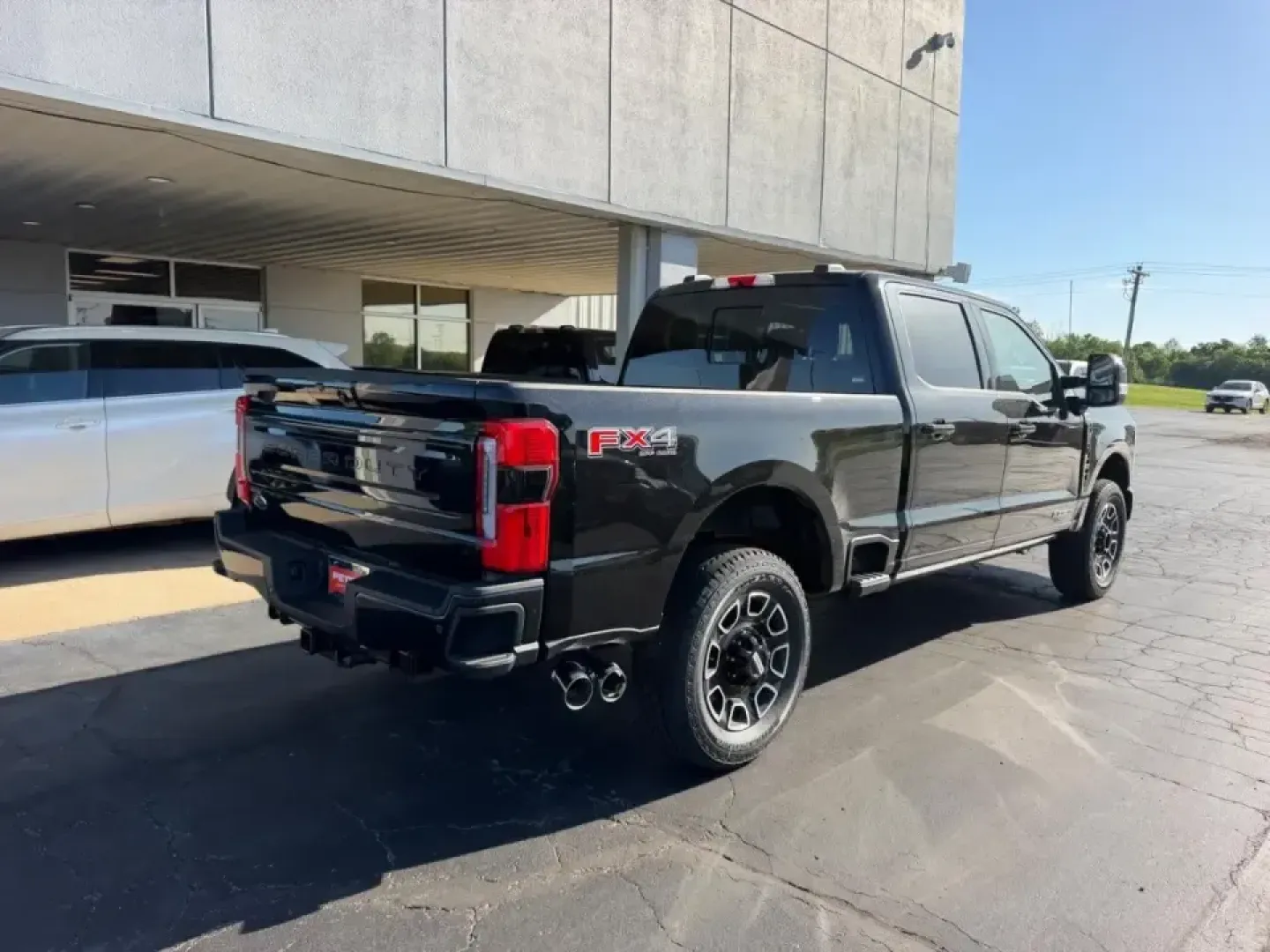 2026 /Black Onyx Leather Ford F-250SD King Ranch Crew Cab 4WD (1FT8W2BM4TE) with an 6.7L engine, 6A transmission, located at 141 Commercial Dr, Fredericktown, MO, 63645, (573) 783-6432, 37.570087, -90.320648 - Whether you're hauling a camper to Sam A. Baker State Park, towing a work trailer down US-67, or simply wanting a premium truck that makes long drives feel effortless, this 2026 Ford Super Duty F-250 SRW King Ranch Crew Cab 4WD is built for the Fredericktown lifestyle. With only 5 miles on the odome - Photo#2