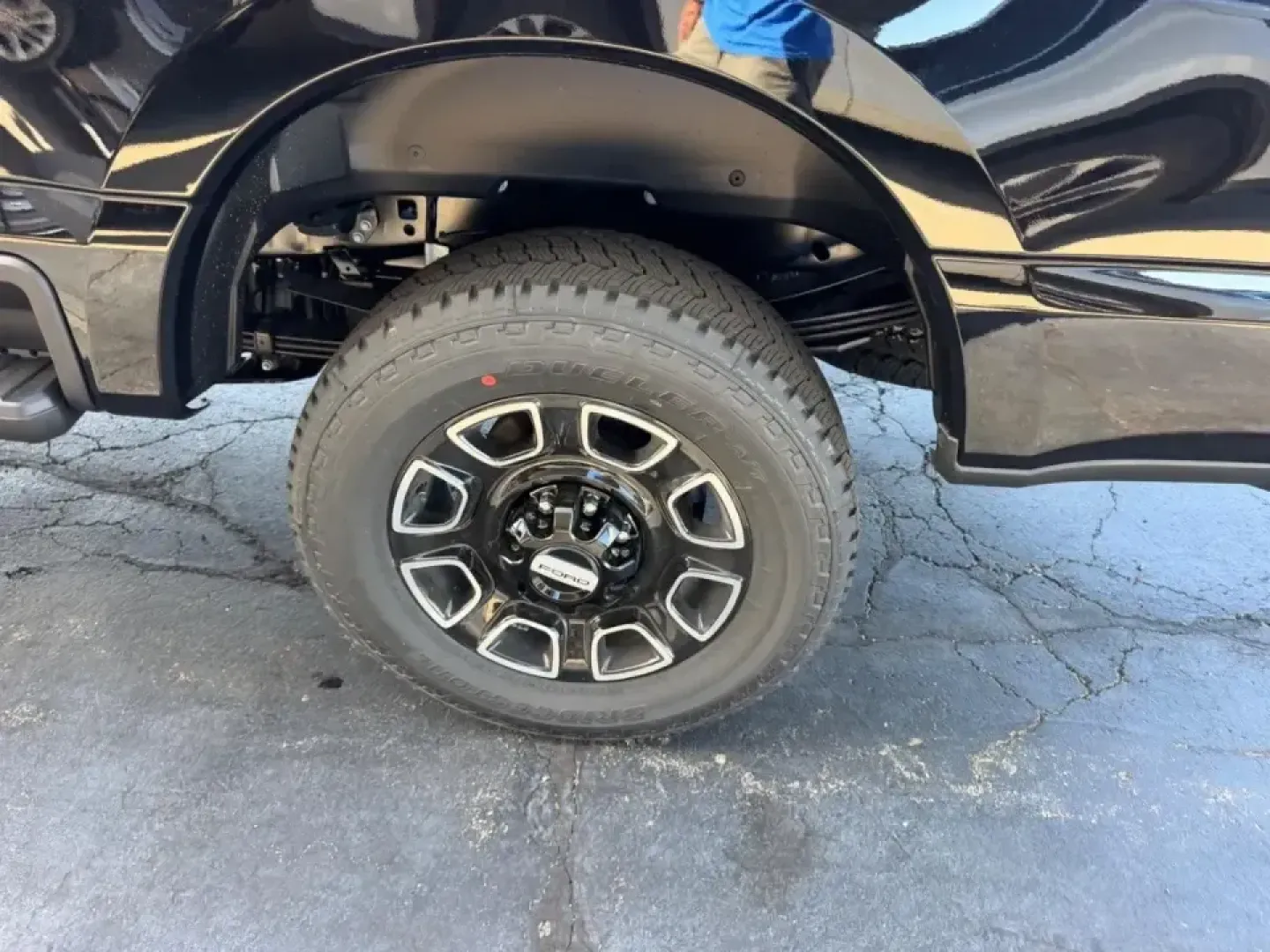 2026 /Black Onyx Leather Ford F-250SD King Ranch Crew Cab 4WD (1FT8W2BM4TE) with an 6.7L engine, 6A transmission, located at 141 Commercial Dr, Fredericktown, MO, 63645, (573) 783-6432, 37.570087, -90.320648 - Whether you're hauling a camper to Sam A. Baker State Park, towing a work trailer down US-67, or simply wanting a premium truck that makes long drives feel effortless, this 2026 Ford Super Duty F-250 SRW King Ranch Crew Cab 4WD is built for the Fredericktown lifestyle. With only 5 miles on the odome - Photo#5
