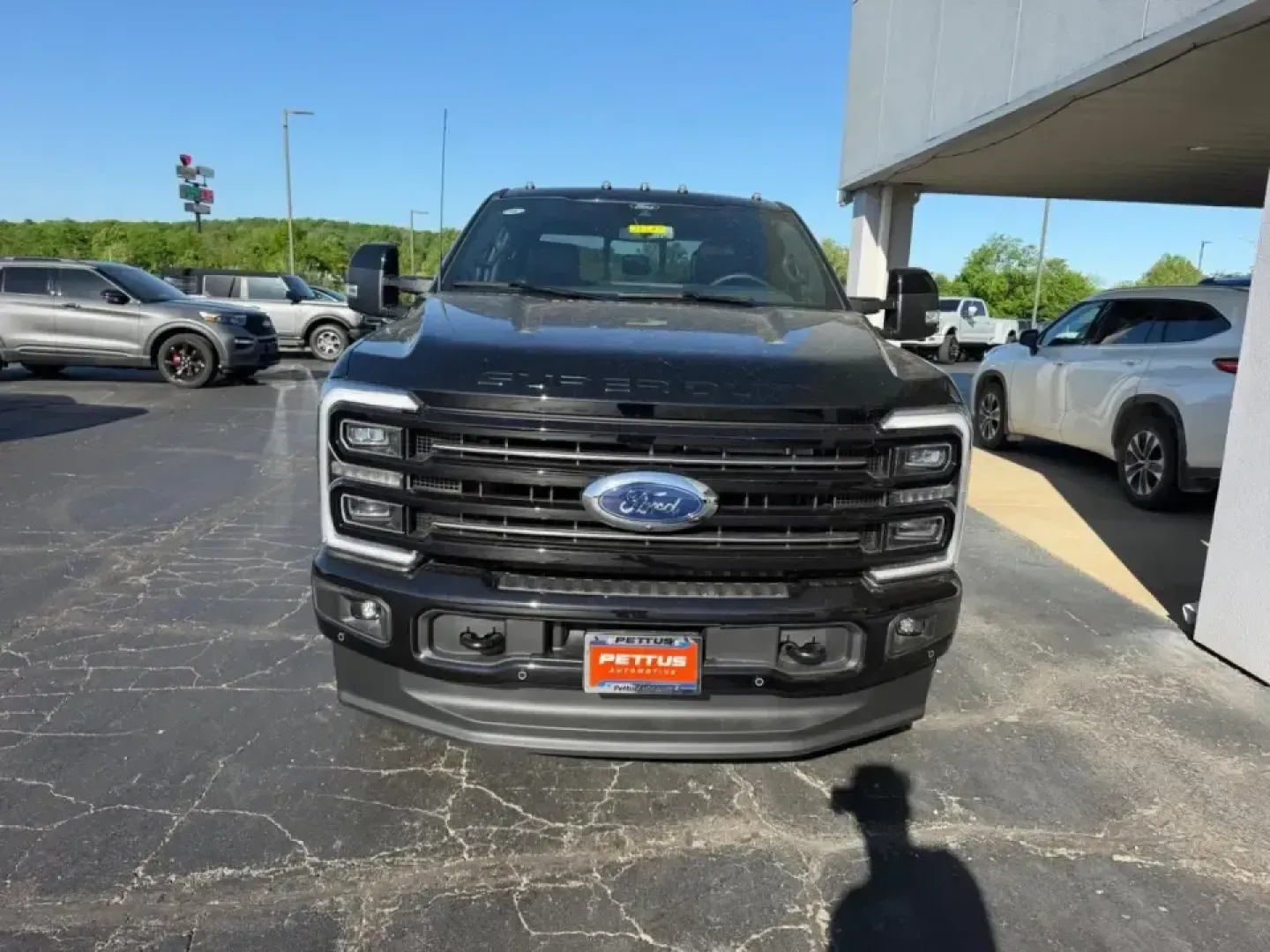 2026 /Black Onyx Leather Ford F-250SD King Ranch Crew Cab 4WD (1FT8W2BM4TE) with an 6.7L engine, 6A transmission, located at 141 Commercial Dr, Fredericktown, MO, 63645, (573) 783-6432, 37.570087, -90.320648 - Whether you're hauling a camper to Sam A. Baker State Park, towing a work trailer down US-67, or simply wanting a premium truck that makes long drives feel effortless, this 2026 Ford Super Duty F-250 SRW King Ranch Crew Cab 4WD is built for the Fredericktown lifestyle. With only 5 miles on the odome - Photo#7