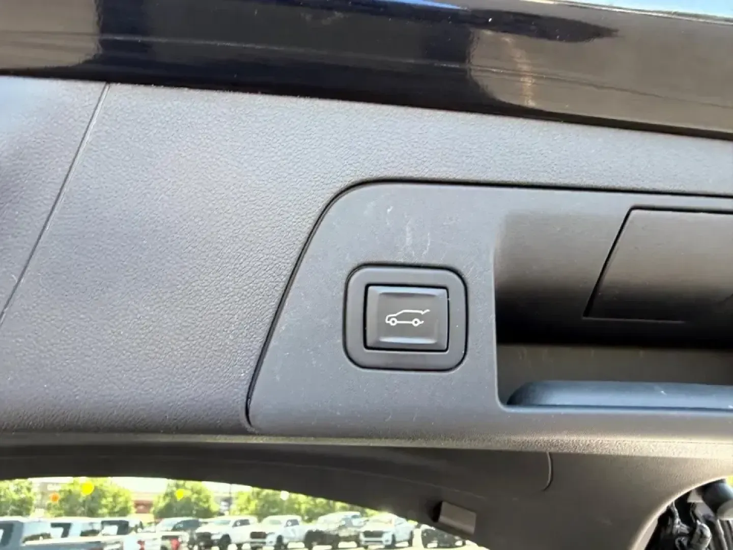 2023 /Ebony seats Leather Buick Envision Essence (LRBFZNR42PD) with an 2.0L Turbo / 4-cylinder / SIDI engine, Automatic transmission, located at 970 Woodlawn Dr., Farmington, MO, 63640, (573) 431-7800, 37.825642, -90.468674 - Planning a weekend escape to St. Joe State Park, an easy commute up US-67, or a comfortable daily run between Farmington and the surrounding communities? This 2023 Buick Envision Essence is the kind of SUV that fits real life-quiet, confident, and polished enough for date night downtown while still - Photo#5