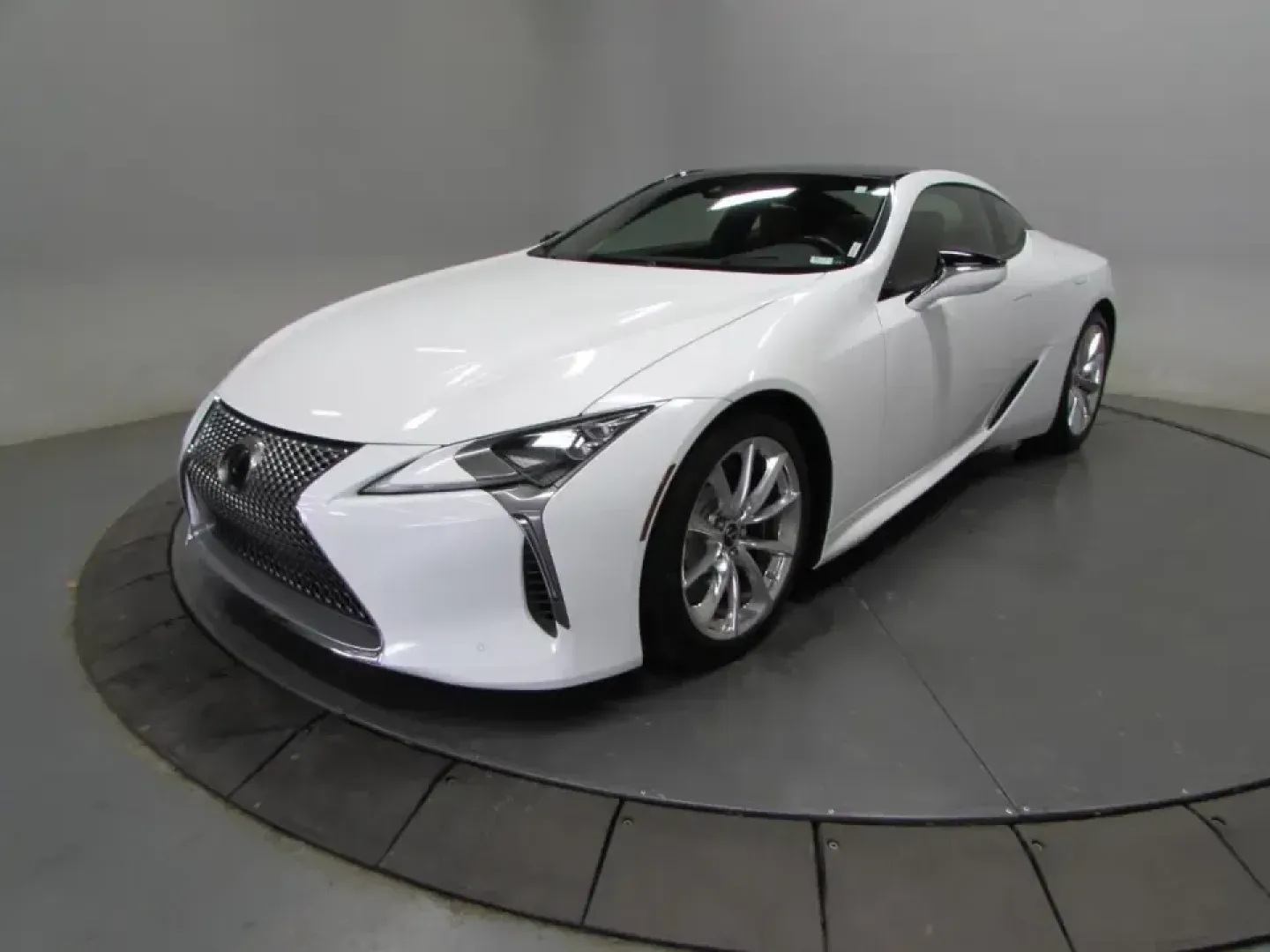 2018 /Red Lexus LC 500 (JTHHP5AY7JA) with an 5.0L V8 DOHC 32V engine, Automatic transmission, located at 12836 Highway 21, De Soto, MO, 63020, (636) 337-7777, 38.151867, -90.575615 - Turn the everyday drive into an event with this head-turning **2018 Lexus LC 500**-a grand-touring coupe built for date nights in St. Louis, sunset cruises down **MO-21**, and weekend escapes through the rolling roads near **Don Robinson State Park**. If your ideal lifestyle includes a refined cabin - Photo#2