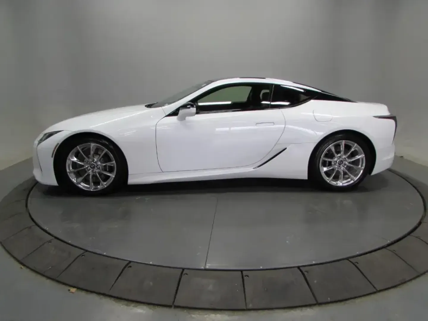 2018 /Red Lexus LC 500 (JTHHP5AY7JA) with an 5.0L V8 DOHC 32V engine, Automatic transmission, located at 12836 Highway 21, De Soto, MO, 63020, (636) 337-7777, 38.151867, -90.575615 - Turn the everyday drive into an event with this head-turning **2018 Lexus LC 500**-a grand-touring coupe built for date nights in St. Louis, sunset cruises down **MO-21**, and weekend escapes through the rolling roads near **Don Robinson State Park**. If your ideal lifestyle includes a refined cabin - Photo#3