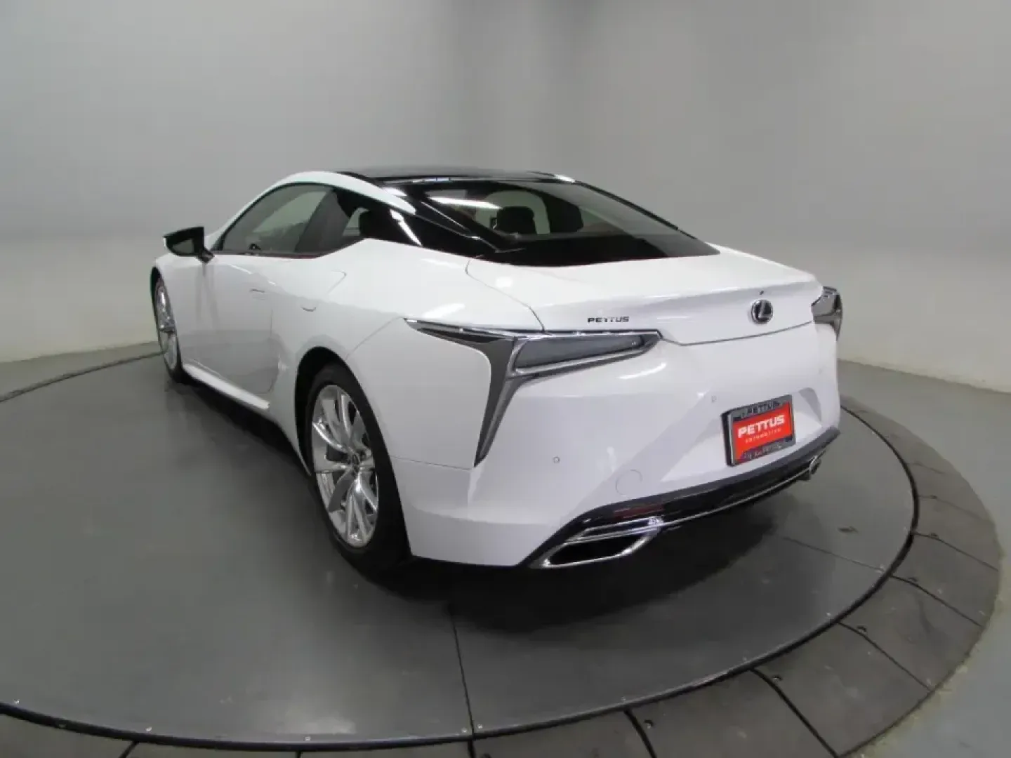2018 /Red Lexus LC 500 (JTHHP5AY7JA) with an 5.0L V8 DOHC 32V engine, Automatic transmission, located at 12836 Highway 21, De Soto, MO, 63020, (636) 337-7777, 38.151867, -90.575615 - Turn the everyday drive into an event with this head-turning **2018 Lexus LC 500**-a grand-touring coupe built for date nights in St. Louis, sunset cruises down **MO-21**, and weekend escapes through the rolling roads near **Don Robinson State Park**. If your ideal lifestyle includes a refined cabin - Photo#4