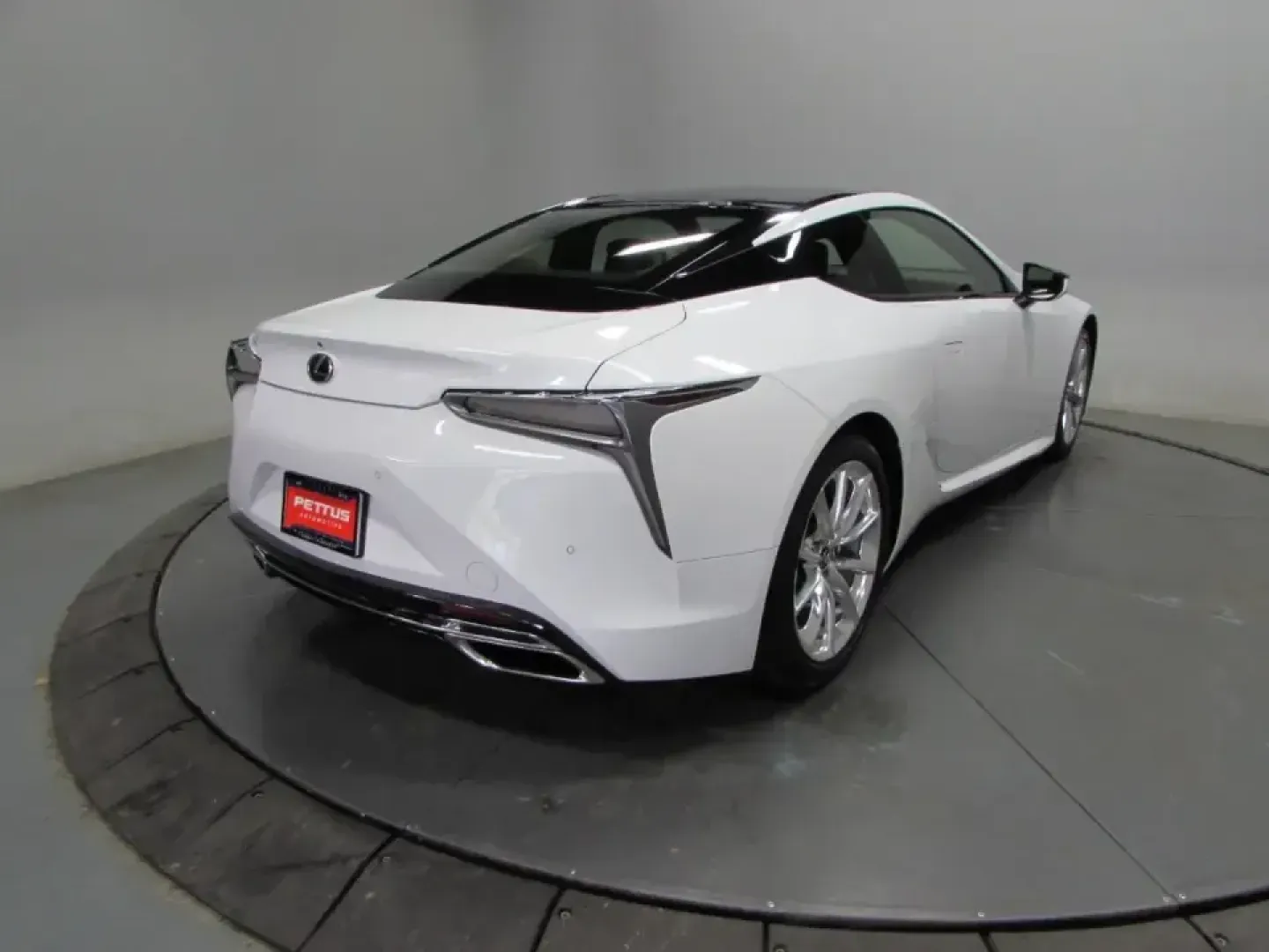 2018 /Red Lexus LC 500 (JTHHP5AY7JA) with an 5.0L V8 DOHC 32V engine, Automatic transmission, located at 12836 Highway 21, De Soto, MO, 63020, (636) 337-7777, 38.151867, -90.575615 - Turn the everyday drive into an event with this head-turning **2018 Lexus LC 500**-a grand-touring coupe built for date nights in St. Louis, sunset cruises down **MO-21**, and weekend escapes through the rolling roads near **Don Robinson State Park**. If your ideal lifestyle includes a refined cabin - Photo#6