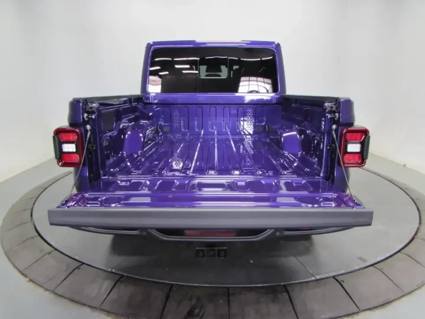 2026 /Black Jeep Gladiator Mojave (1C6RJTEG8TL) with an 3.6L V6 DOHC 24V engine, 6M transmission, located at 12830 Highway 21, De Soto, MO, 63020, (636) 337-7777, 38.153099, -90.573624 - If your weekends revolve around trailheads, lake days, and hauling gear-but you still want a truck that's easy to live with Monday through Friday-this 2026 Jeep Gladiator Mojave is built for your lifestyle. With just 50 miles, it delivers that nearly-new feel with the capability and attitude Gladiat - Photo#10