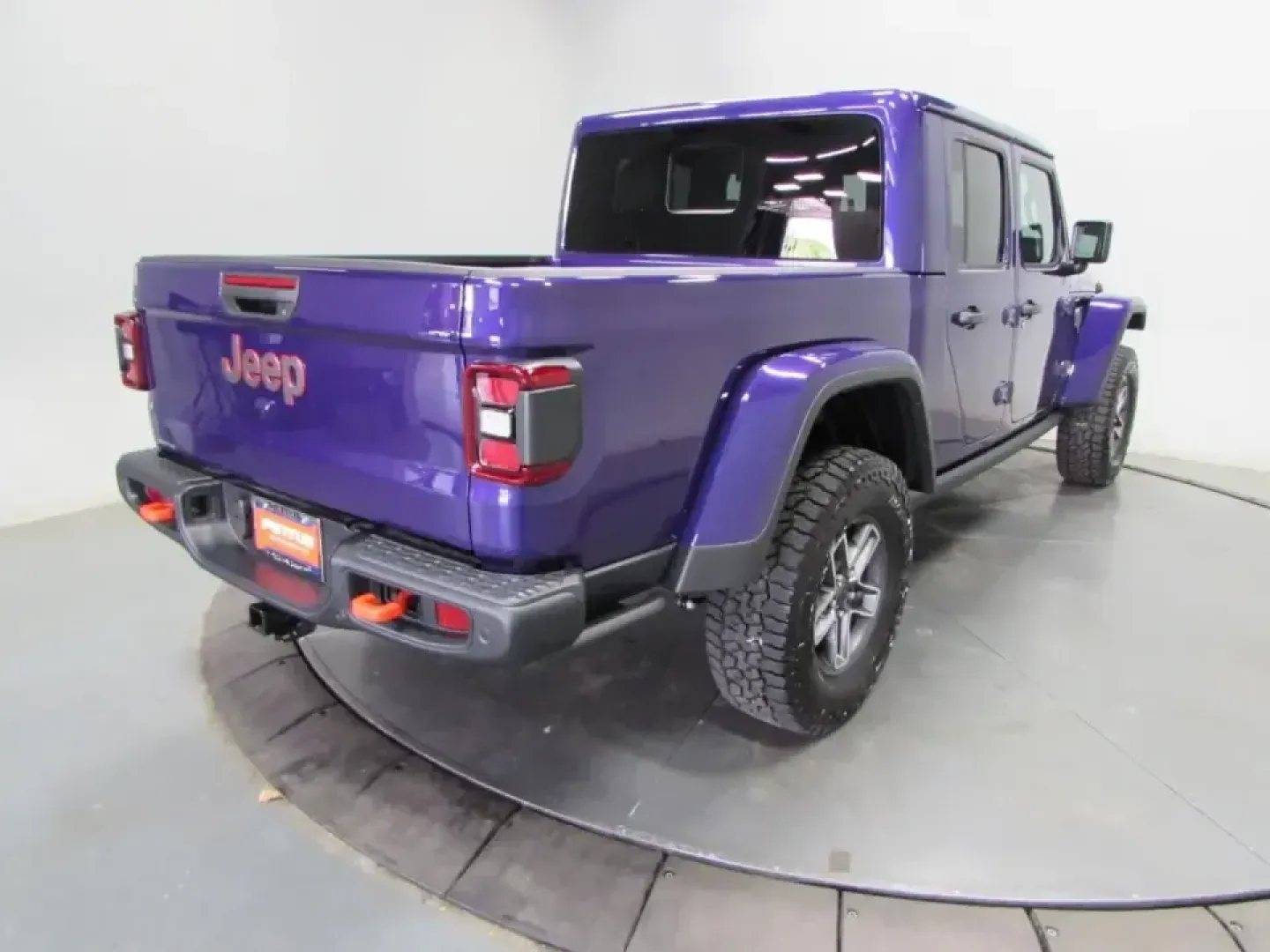 2026 /Black Jeep Gladiator Mojave (1C6RJTEG8TL) with an 3.6L V6 DOHC 24V engine, 6M transmission, located at 12830 Highway 21, De Soto, MO, 63020, (636) 337-7777, 38.153099, -90.573624 - If your weekends revolve around trailheads, lake days, and hauling gear-but you still want a truck that's easy to live with Monday through Friday-this 2026 Jeep Gladiator Mojave is built for your lifestyle. With just 50 miles, it delivers that nearly-new feel with the capability and attitude Gladiat - Photo#6