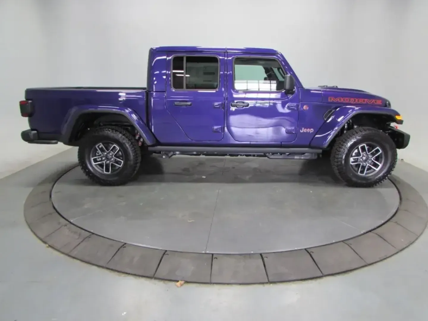 2026 /Black Jeep Gladiator Mojave (1C6RJTEG8TL) with an 3.6L V6 DOHC 24V engine, 6M transmission, located at 12830 Highway 21, De Soto, MO, 63020, (636) 337-7777, 38.153099, -90.573624 - If your weekends revolve around trailheads, lake days, and hauling gear-but you still want a truck that's easy to live with Monday through Friday-this 2026 Jeep Gladiator Mojave is built for your lifestyle. With just 50 miles, it delivers that nearly-new feel with the capability and attitude Gladiat - Photo#7