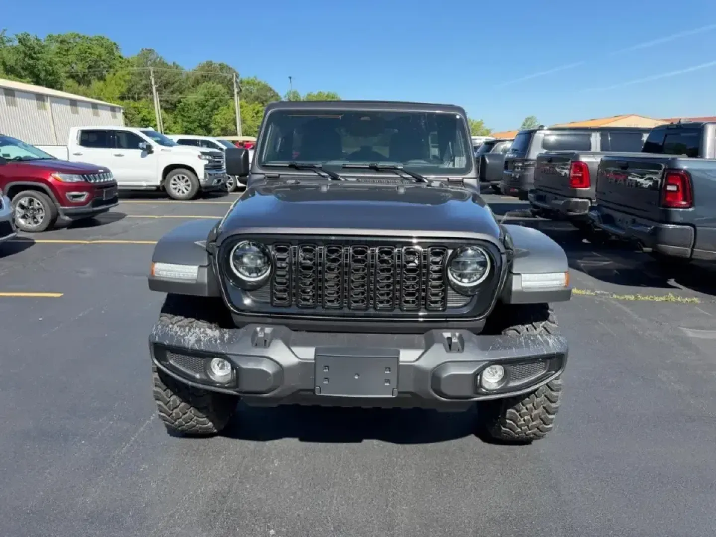 2026 /Black Cloth Jeep Wrangler Willys (1C4PJXDNXTW) with an 2.0L engine, 6M transmission, located at 970 Woodlawn Dr., Farmington, MO, 63640, (573) 431-7800, 37.825642, -90.468674 - Weekend trail runs at St. Joe State Park, a top-down cruise through downtown Farmington, or a confident commute out toward Park Hills and Bonne Terre-this 2026 Jeep Wrangler Sport is built for the kind of life that doesn't stay on pavement. With only **5 miles** on the odometer, it delivers that new - Photo#7