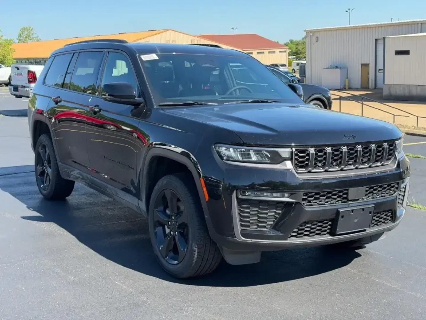 2026 /Global Black Leather Jeep Grand Cherokee Limited (1C4RJKBR4T8) with an 2.0L engine, 8A transmission, located at 970 Woodlawn Dr., Farmington, MO, 63640, (573) 431-7800, 37.825642, -90.468674 - Whether your weekends are spent chasing fall colors in the Ozarks, hauling the family to ballgames, or cruising Hwy 67 for a smooth daily commute, this 2026 Jeep Grand Cherokee Limited 4WD is built for the lifestyle Farmington drivers actually live. With just 5 miles on the odometer, it delivers tha - Photo#0
