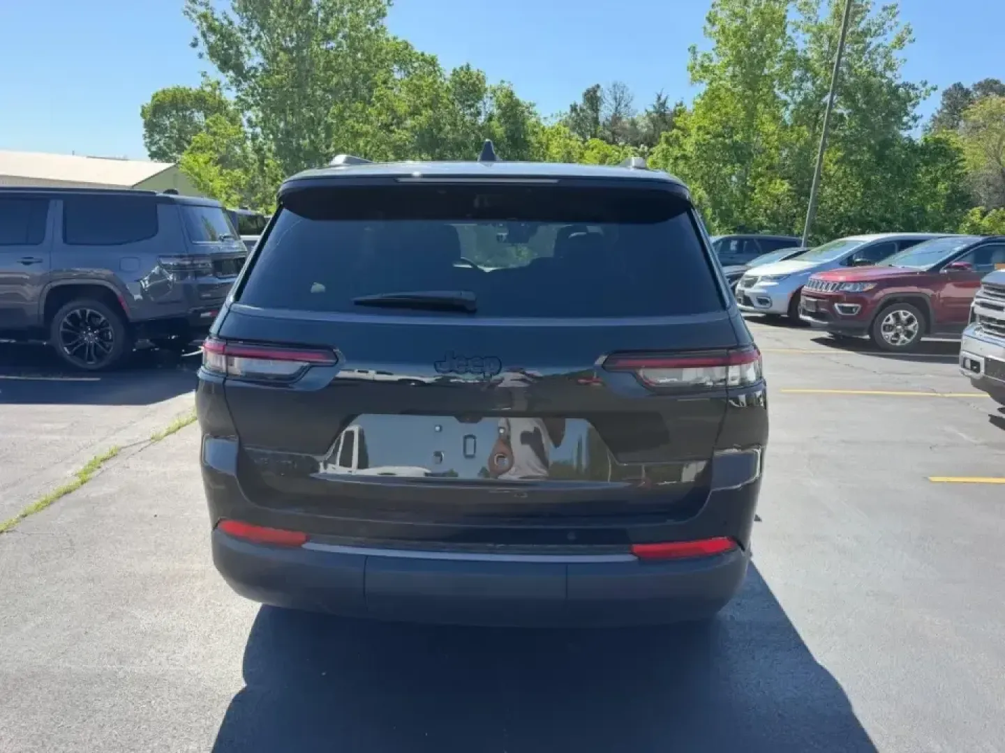2026 /Global Black Leather Jeep Grand Cherokee Limited (1C4RJKBR4T8) with an 2.0L engine, 8A transmission, located at 970 Woodlawn Dr., Farmington, MO, 63640, (573) 431-7800, 37.825642, -90.468674 - Whether your weekends are spent chasing fall colors in the Ozarks, hauling the family to ballgames, or cruising Hwy 67 for a smooth daily commute, this 2026 Jeep Grand Cherokee Limited 4WD is built for the lifestyle Farmington drivers actually live. With just 5 miles on the odometer, it delivers tha - Photo#3