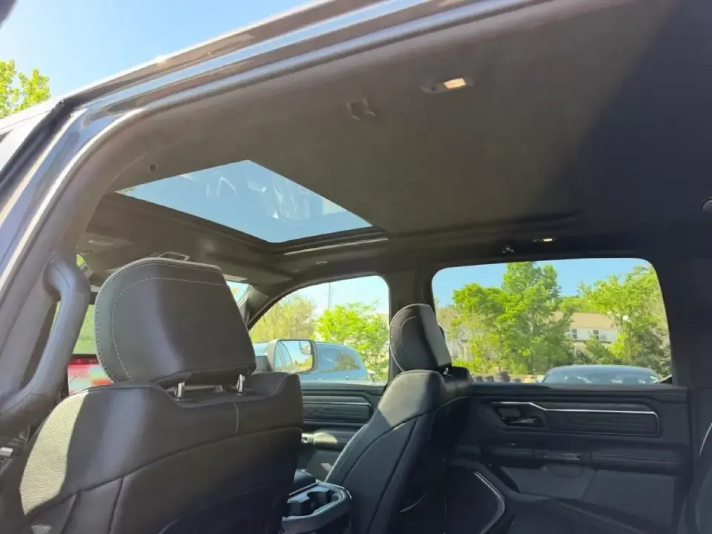 2026 /Black Leather Ram 1500 Limited (1C6SRFHT4TN) with an 5.7L engine, Automatic transmission, located at 970 Woodlawn Dr., Farmington, MO, 63640, (573) 431-7800, 37.825642, -90.468674 - Whether you're hauling weekend projects, towing the boat to a getaway, or simply upgrading your daily drive with first-class comfort, this **2026 Ram 1500 Limited Crew Cab SWB 4WD** is built for life in and around **Farmington, Missouri**. With just **5 miles** on the odometer, it delivers that new- - Photo#9