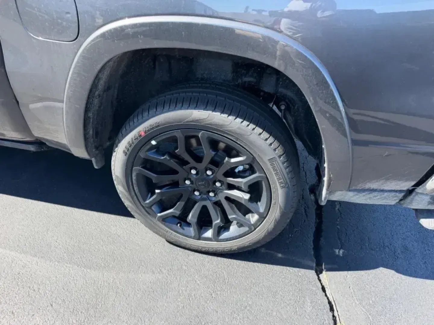 2026 /Black Leather Ram 1500 Limited (1C6SRFHT4TN) with an 5.7L engine, Automatic transmission, located at 970 Woodlawn Dr., Farmington, MO, 63640, (573) 431-7800, 37.825642, -90.468674 - Whether you're hauling weekend projects, towing the boat to a getaway, or simply upgrading your daily drive with first-class comfort, this **2026 Ram 1500 Limited Crew Cab SWB 4WD** is built for life in and around **Farmington, Missouri**. With just **5 miles** on the odometer, it delivers that new- - Photo#5