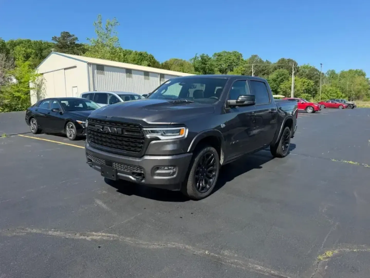 2026 /Black Leather Ram 1500 Limited (1C6SRFHT4TN) with an 5.7L engine, Automatic transmission, located at 970 Woodlawn Dr., Farmington, MO, 63640, (573) 431-7800, 37.825642, -90.468674 - Whether you're hauling weekend projects, towing the boat to a getaway, or simply upgrading your daily drive with first-class comfort, this **2026 Ram 1500 Limited Crew Cab SWB 4WD** is built for life in and around **Farmington, Missouri**. With just **5 miles** on the odometer, it delivers that new- - Photo#6
