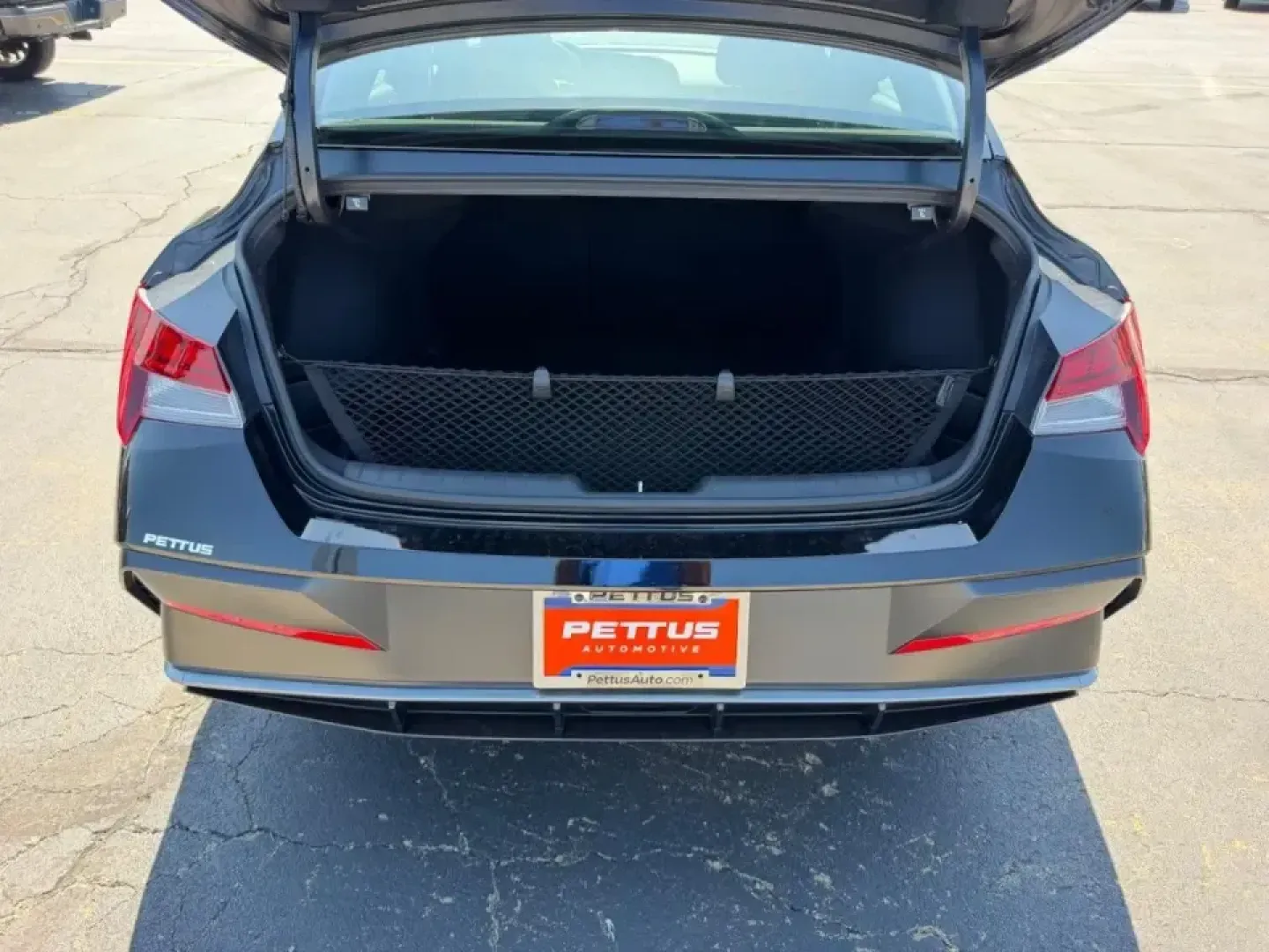 2024 /Black Cloth Hyundai Elantra SEL (KMHLS4DG5RU) with an 2.0L MPI DOHC I4 D-CVVT engine, Automatic transmission, located at 970 Woodlawn Dr., Farmington, MO, 63640, (573) 431-7800, 37.825642, -90.468674 - Whether you're commuting daily from Farmington to St. Louis, shuttling kids between school and practice, or planning a weekend escape down to Elephant Rocks and Johnson's Shut-Ins, this 2024 Hyundai Elantra SEL is built for real-life Missouri driving. With standout fuel economy (31 city/40 highway M - Photo#5