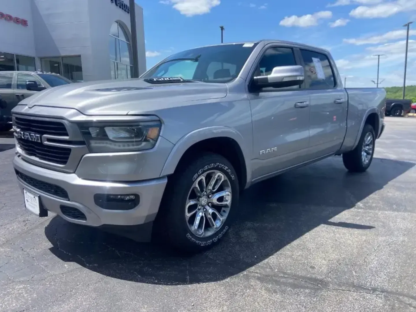 2022 /Black Ram 1500 Laramie (1C6SRFRT0NN) with an 5.7L V8 OHV 16V engine, 8A transmission, located at 12830 Highway 21, De Soto, MO, 63020, (636) 337-7777, 38.153099, -90.573624 - If your weekends bounce between hauling gear, heading out for a lake day, and still needing a comfortable daily driver for work, this **2022 Ram 1500 Laramie Crew Cab LWB 4WD** is built for that real-life rhythm. It's the kind of truck that feels equally at home on an early-morning commute, a family - Photo#2