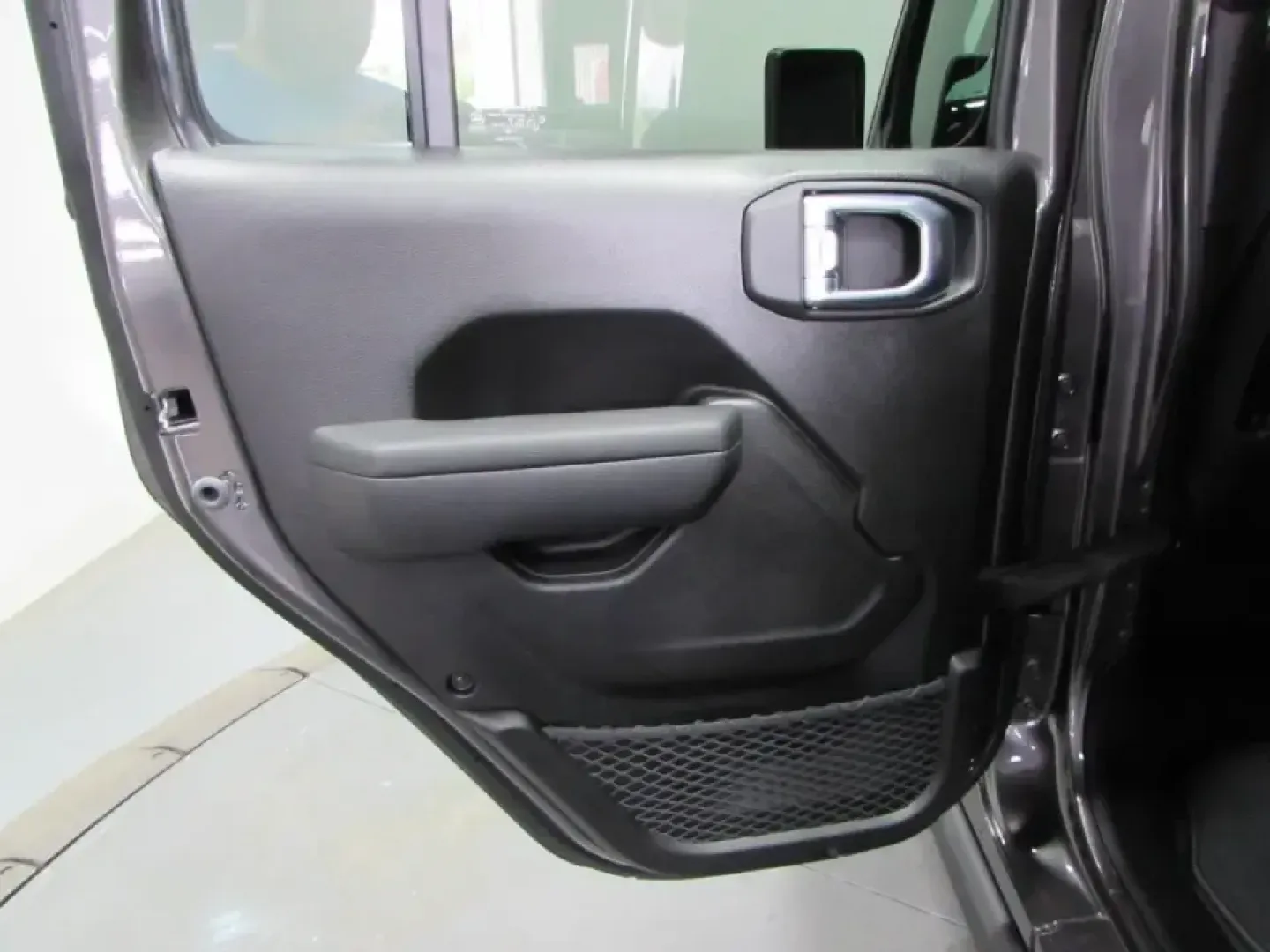 2026 /Black Jeep Gladiator Mojave (1C6RJTEG0TL) with an 3.6L V6 DOHC 24V engine, 6M transmission, located at 12830 Highway 21, De Soto, MO, 63020, (636) 337-7777, 38.153099, -90.573624 - Weekend trail runs, float trips, and backroad exploring around Jefferson County feel better when your truck is built for adventure-and still comfortable enough for the daily commute. This **2026 Jeep Gladiator Mojave** is the kind of rig that fits an active Missouri lifestyle: capable for off-paveme - Photo#13