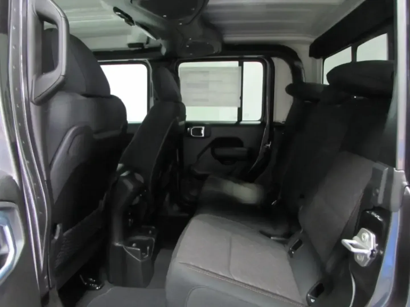 2026 /Black Jeep Gladiator Mojave (1C6RJTEG0TL) with an 3.6L V6 DOHC 24V engine, 6M transmission, located at 12830 Highway 21, De Soto, MO, 63020, (636) 337-7777, 38.153099, -90.573624 - Weekend trail runs, float trips, and backroad exploring around Jefferson County feel better when your truck is built for adventure-and still comfortable enough for the daily commute. This **2026 Jeep Gladiator Mojave** is the kind of rig that fits an active Missouri lifestyle: capable for off-paveme - Photo#14
