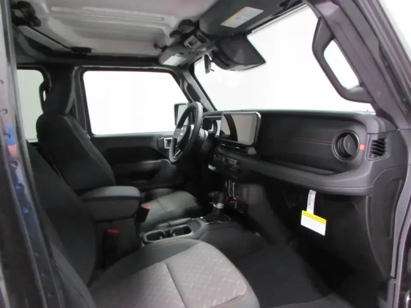 2026 /Black Jeep Gladiator Mojave (1C6RJTEG0TL) with an 3.6L V6 DOHC 24V engine, 6M transmission, located at 12830 Highway 21, De Soto, MO, 63020, (636) 337-7777, 38.153099, -90.573624 - Weekend trail runs, float trips, and backroad exploring around Jefferson County feel better when your truck is built for adventure-and still comfortable enough for the daily commute. This **2026 Jeep Gladiator Mojave** is the kind of rig that fits an active Missouri lifestyle: capable for off-paveme - Photo#16