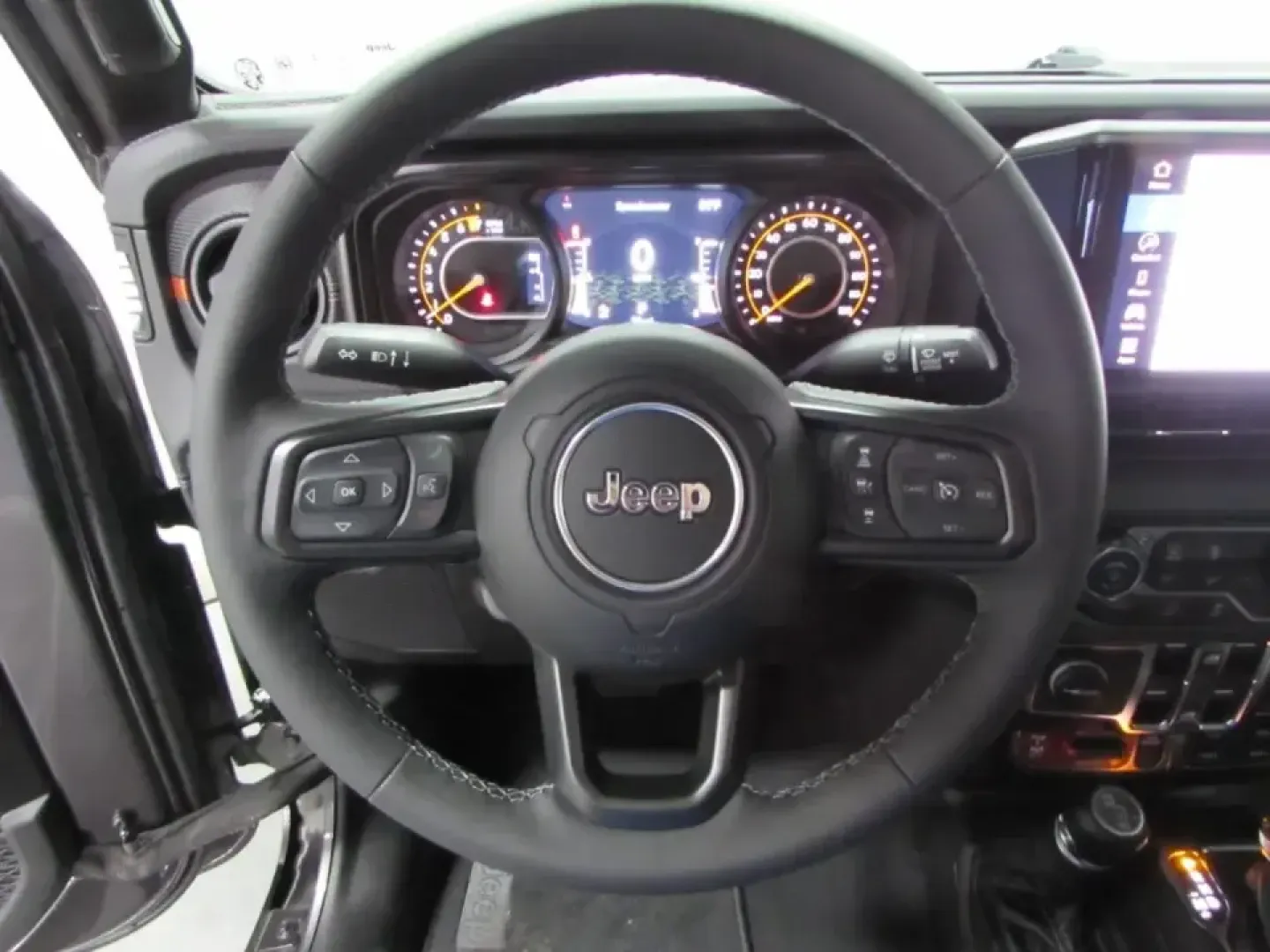 2026 /Black Jeep Gladiator Mojave (1C6RJTEG0TL) with an 3.6L V6 DOHC 24V engine, 6M transmission, located at 12830 Highway 21, De Soto, MO, 63020, (636) 337-7777, 38.153099, -90.573624 - Weekend trail runs, float trips, and backroad exploring around Jefferson County feel better when your truck is built for adventure-and still comfortable enough for the daily commute. This **2026 Jeep Gladiator Mojave** is the kind of rig that fits an active Missouri lifestyle: capable for off-paveme - Photo#20