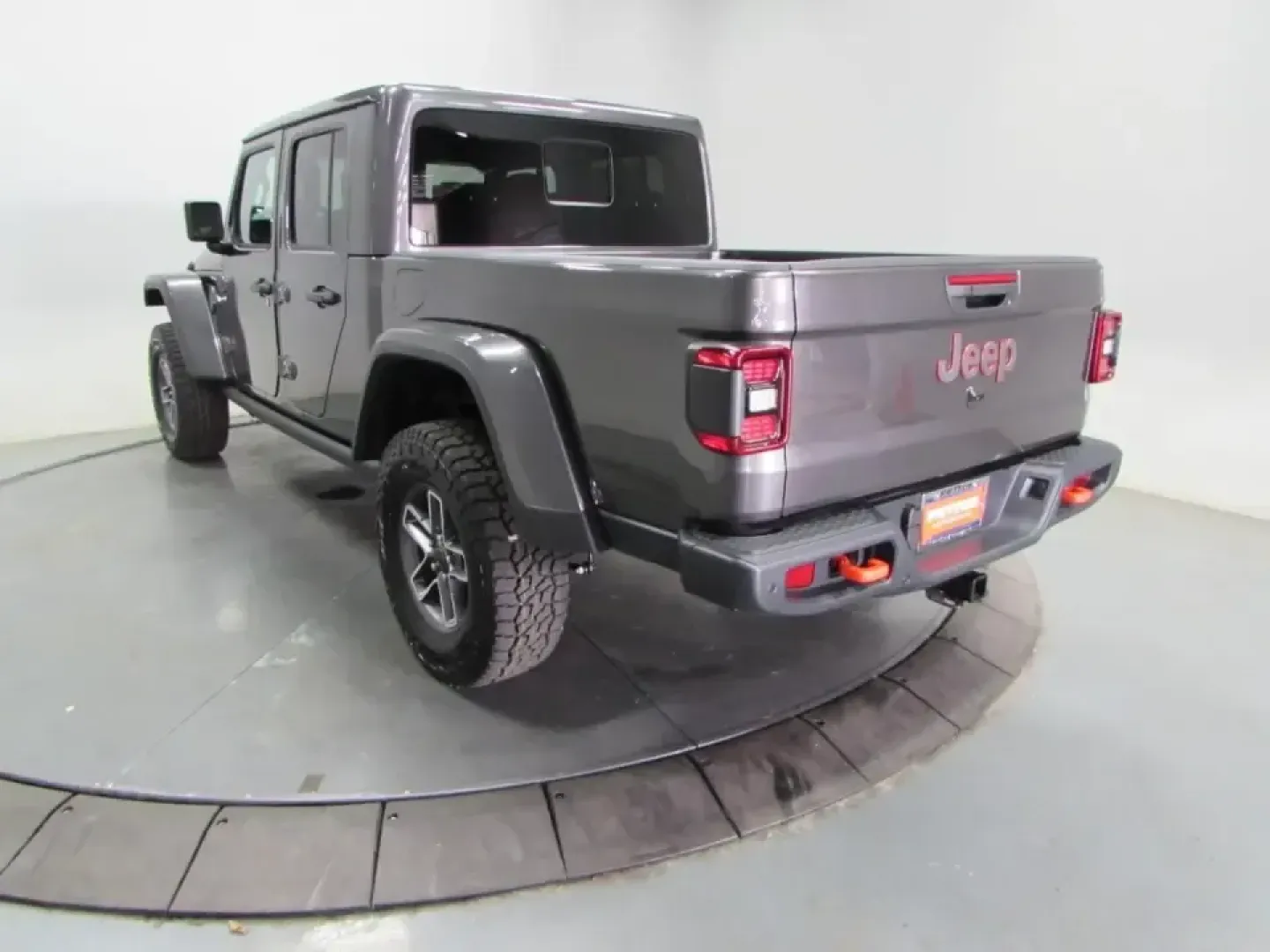 2026 /Black Jeep Gladiator Mojave (1C6RJTEG0TL) with an 3.6L V6 DOHC 24V engine, 6M transmission, located at 12830 Highway 21, De Soto, MO, 63020, (636) 337-7777, 38.153099, -90.573624 - Weekend trail runs, float trips, and backroad exploring around Jefferson County feel better when your truck is built for adventure-and still comfortable enough for the daily commute. This **2026 Jeep Gladiator Mojave** is the kind of rig that fits an active Missouri lifestyle: capable for off-paveme - Photo#4