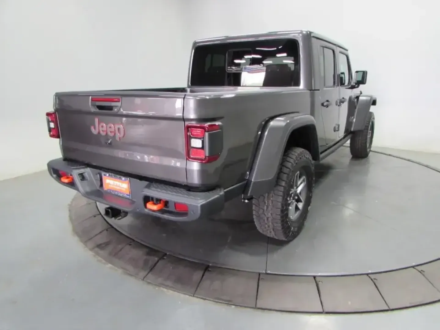 2026 /Black Jeep Gladiator Mojave (1C6RJTEG0TL) with an 3.6L V6 DOHC 24V engine, 6M transmission, located at 12830 Highway 21, De Soto, MO, 63020, (636) 337-7777, 38.153099, -90.573624 - Weekend trail runs, float trips, and backroad exploring around Jefferson County feel better when your truck is built for adventure-and still comfortable enough for the daily commute. This **2026 Jeep Gladiator Mojave** is the kind of rig that fits an active Missouri lifestyle: capable for off-paveme - Photo#6