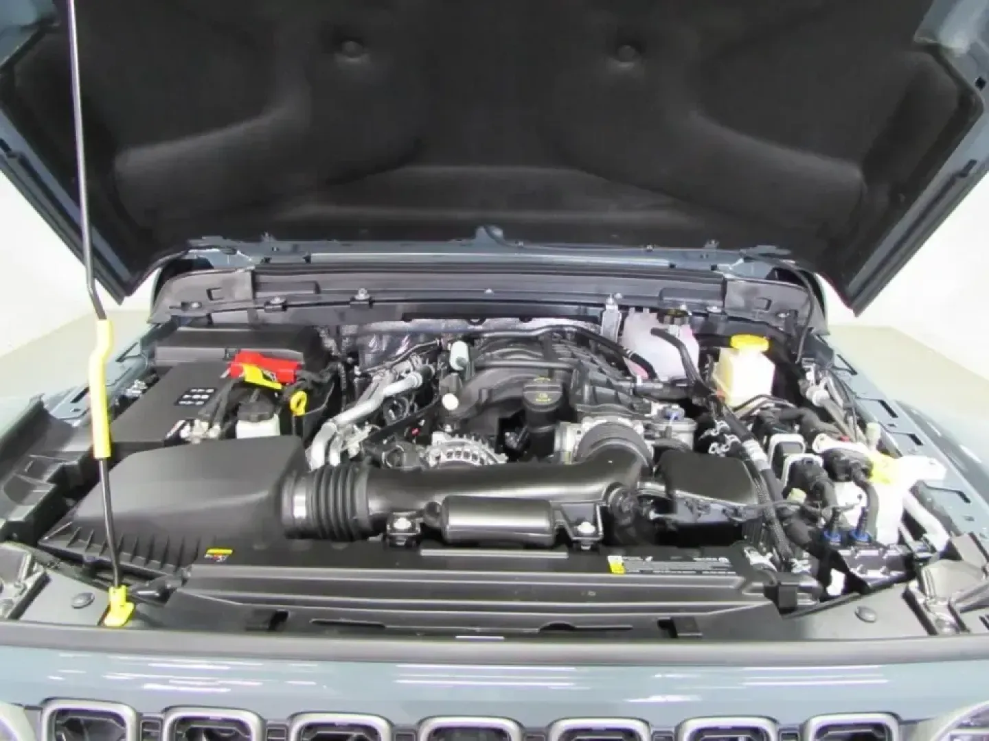 2026 /Black Jeep Gladiator Mojave X (1C6RJTEG2TL) with an 3.6L V6 DOHC 24V engine, 6M transmission, located at 12830 Highway 21, De Soto, MO, 63020, (636) 337-7777, 38.153099, -90.573624 - If your weekends revolve around trailheads, kayaks, and gear that never seems to fit in a typical SUV, this truck was built for your lifestyle. The 2026 Jeep Gladiator Mojave blends open-air freedom with real pickup utility-ready for quick runs across town in De Soto and confident escapes to the bac - Photo#9
