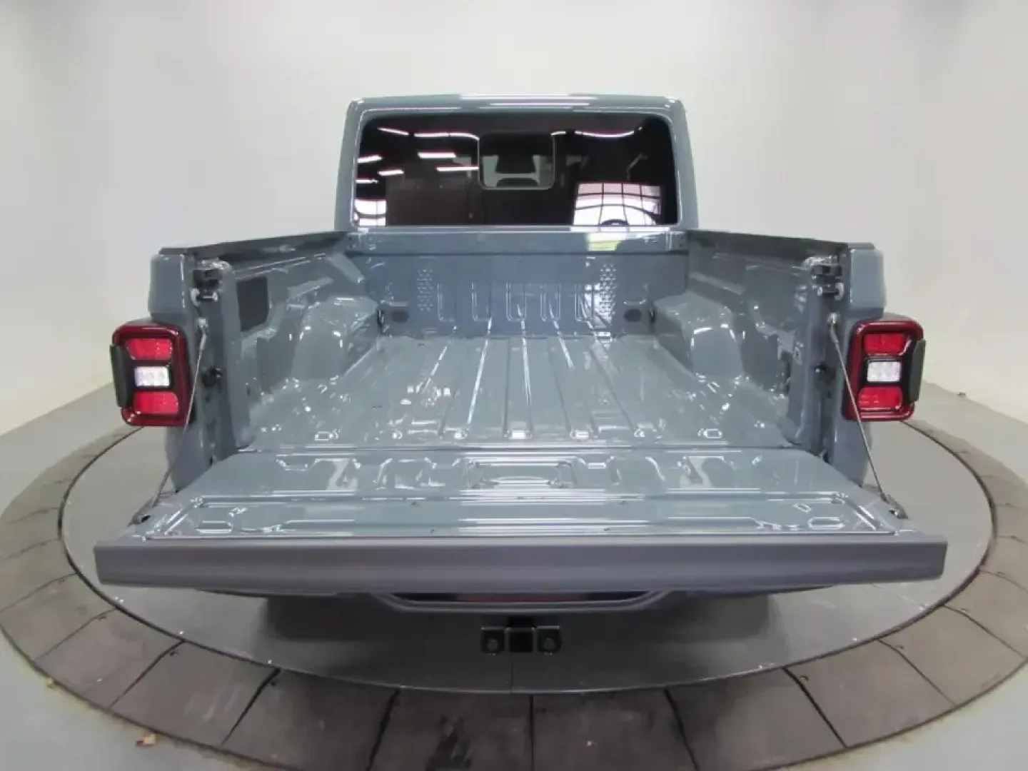 2026 /Black Jeep Gladiator Mojave X (1C6RJTEG2TL) with an 3.6L V6 DOHC 24V engine, 6M transmission, located at 12830 Highway 21, De Soto, MO, 63020, (636) 337-7777, 38.153099, -90.573624 - If your weekends revolve around trailheads, kayaks, and gear that never seems to fit in a typical SUV, this truck was built for your lifestyle. The 2026 Jeep Gladiator Mojave blends open-air freedom with real pickup utility-ready for quick runs across town in De Soto and confident escapes to the bac - Photo#10