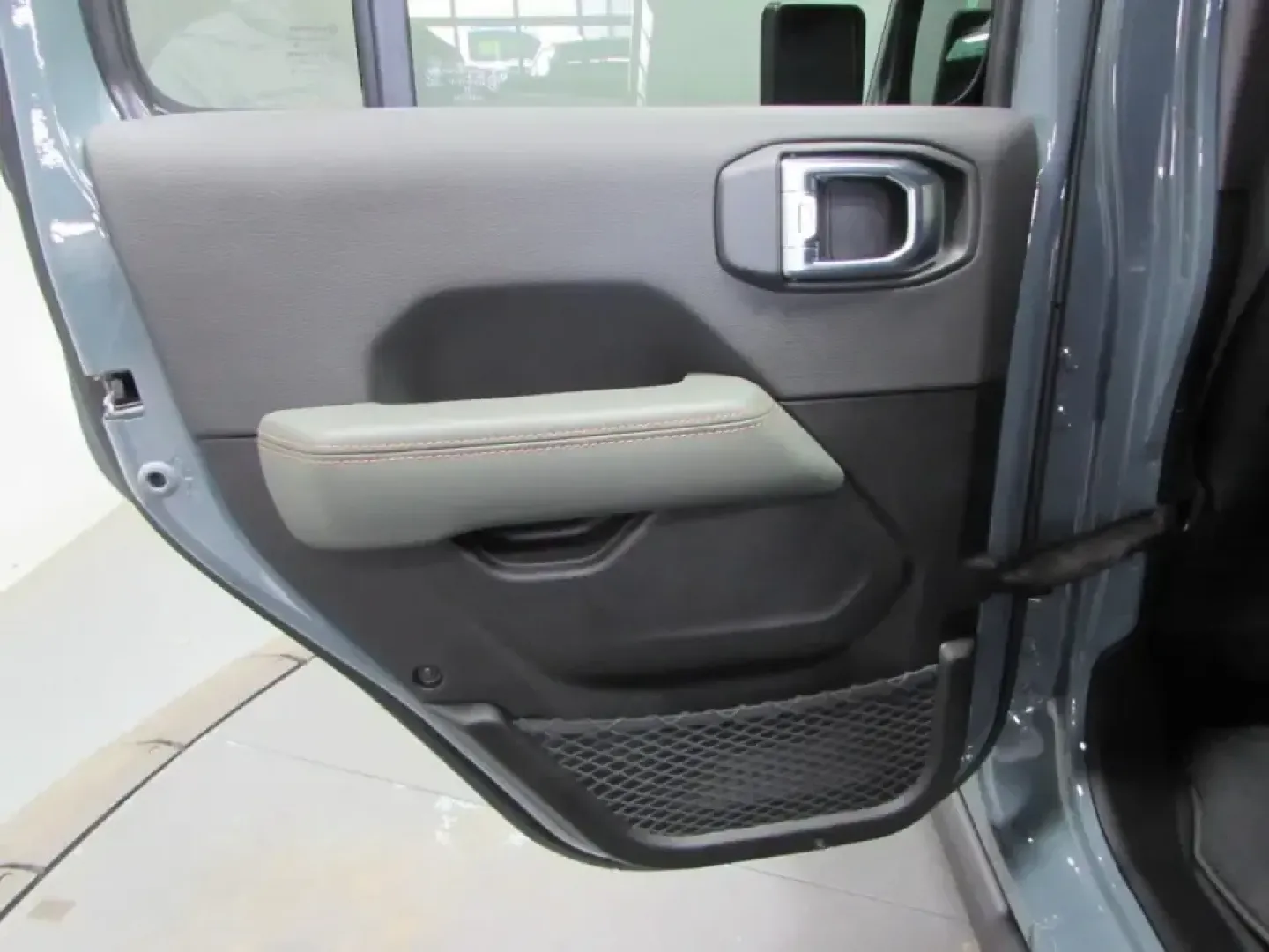 2026 /Black Jeep Gladiator Mojave X (1C6RJTEG2TL) with an 3.6L V6 DOHC 24V engine, 6M transmission, located at 12830 Highway 21, De Soto, MO, 63020, (636) 337-7777, 38.153099, -90.573624 - If your weekends revolve around trailheads, kayaks, and gear that never seems to fit in a typical SUV, this truck was built for your lifestyle. The 2026 Jeep Gladiator Mojave blends open-air freedom with real pickup utility-ready for quick runs across town in De Soto and confident escapes to the bac - Photo#13